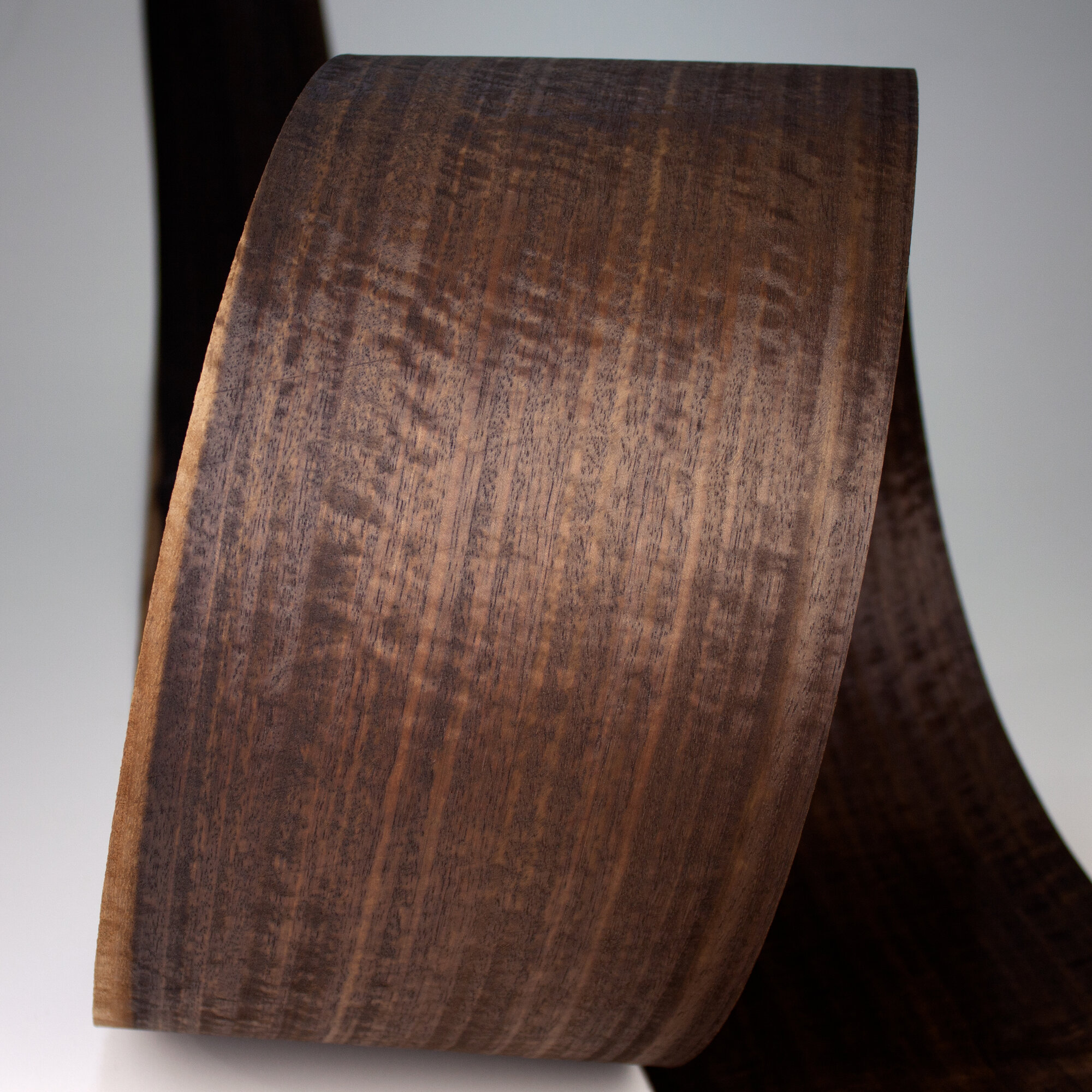 Шпон натуральный Эвкалипт морёный 0.6мм 2400+мм ширина 160-200мм 4 листа