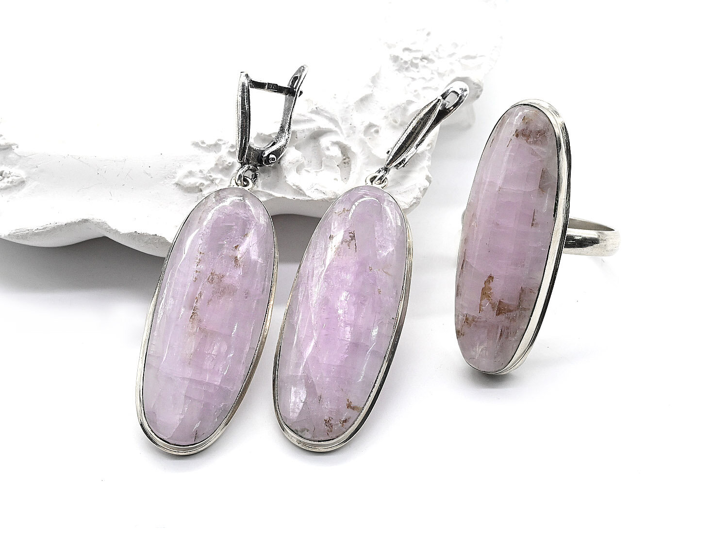 Комплект бижутерии, кунцит