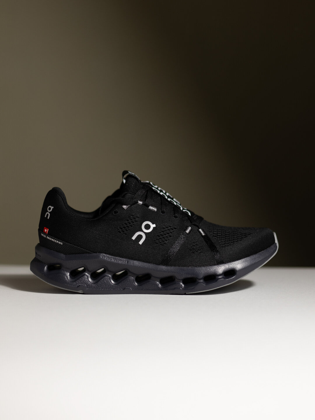 Кроссовки ON Cloudsurfer