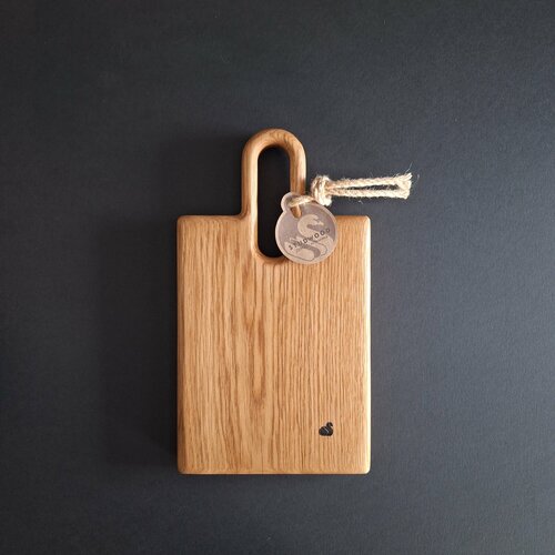 Дубовая разделочная доска из цельного массива. 