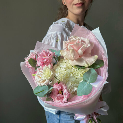 Изображение товара Букет с французской розой, эустомой и гортензией. Veresk 488