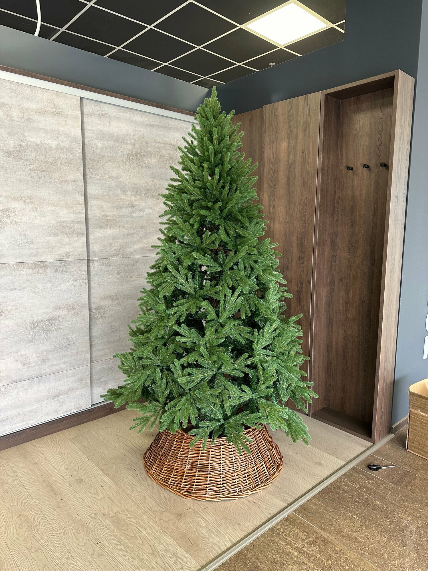 Елка Christmas&store Президентская искусственная 240 см разборная