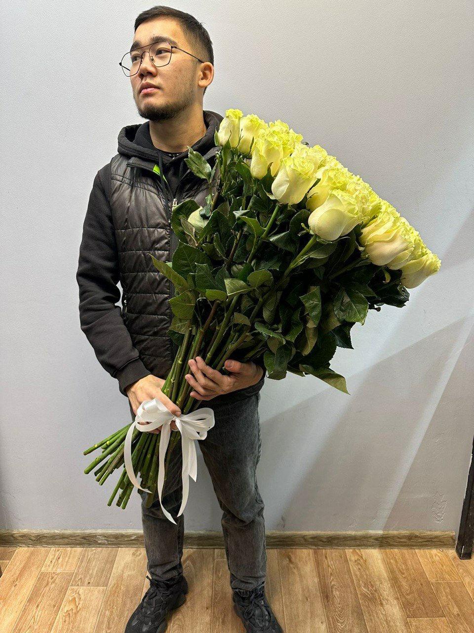 Букет "Эквадорские розы mondial" классический высота 60 см 49 роз