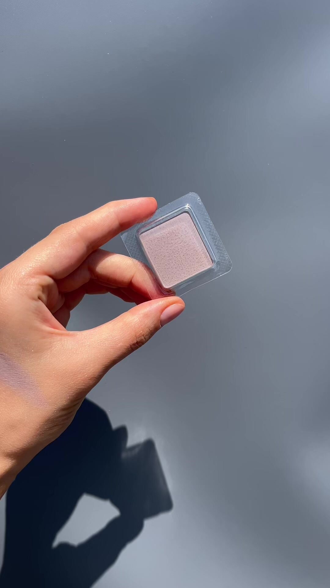 Тени для век INGLOT Matte NF №358, матовые, стойкие, насыщенные, сглаживают рельеф, легко тушуются, профессиональное качество — фото 1