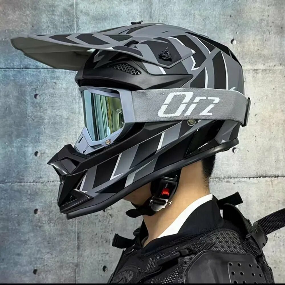ORZ Мотошлем черный матовый, светло-серый, размер M - защитный и стильный