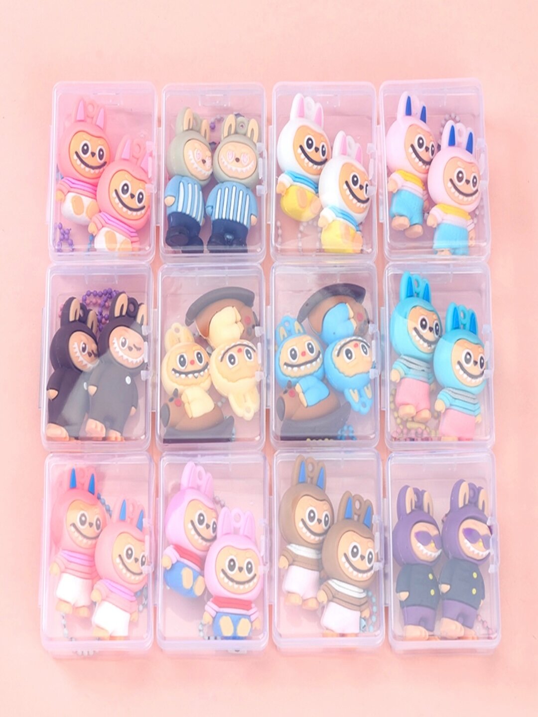 LABUBU! Игрушка-брелок Labubu, 1 шт + 1 шт в подарок, случайный вариант — фото 1