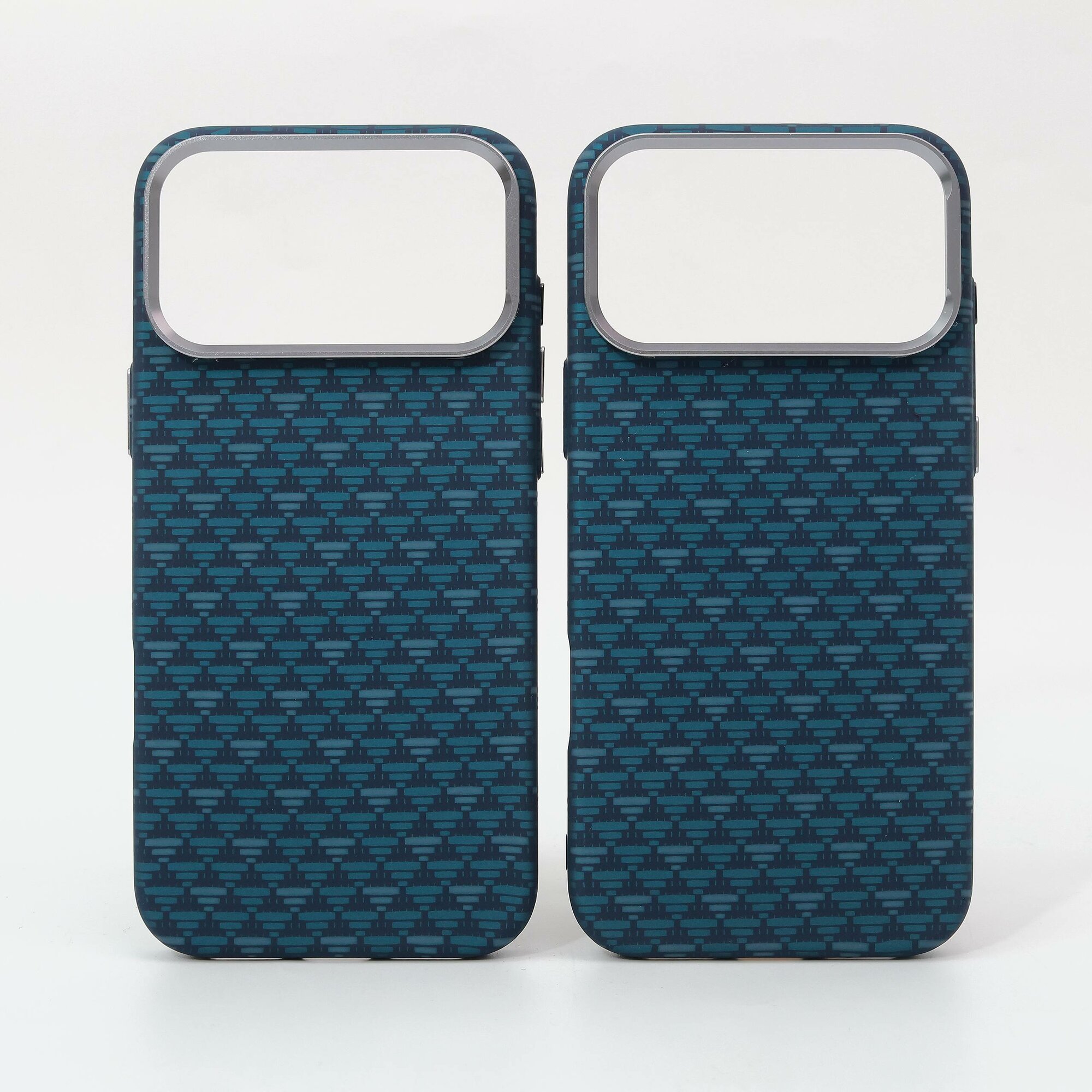 Премиальный защитный чехол с текстурой под карбон для iPhone 17 Pro Max, спортивный дизайн, противоударный.