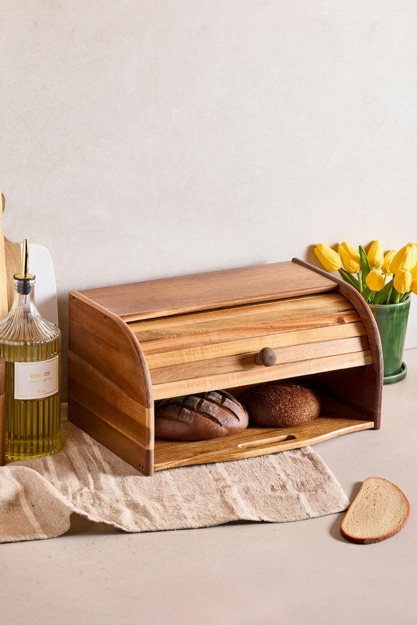 Деревянная хлебница с крышкой, контейнер для хлеба, практичное и стильное решение для хранения хлеба и выпечки.