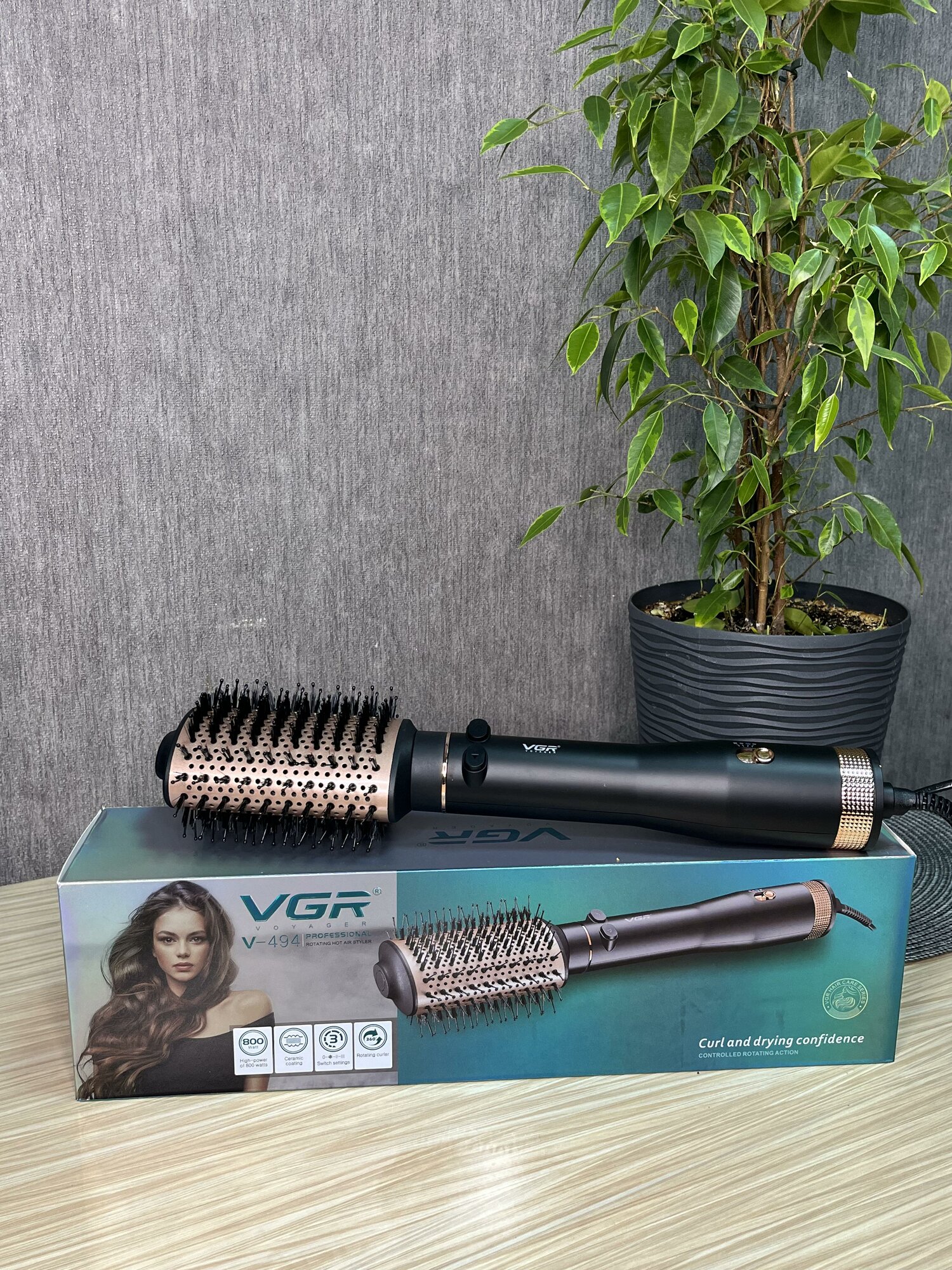 Фен-расчёска VGR V-494, для объема волос, титаново-турмалин. покрытие, 3 режима, ионизация