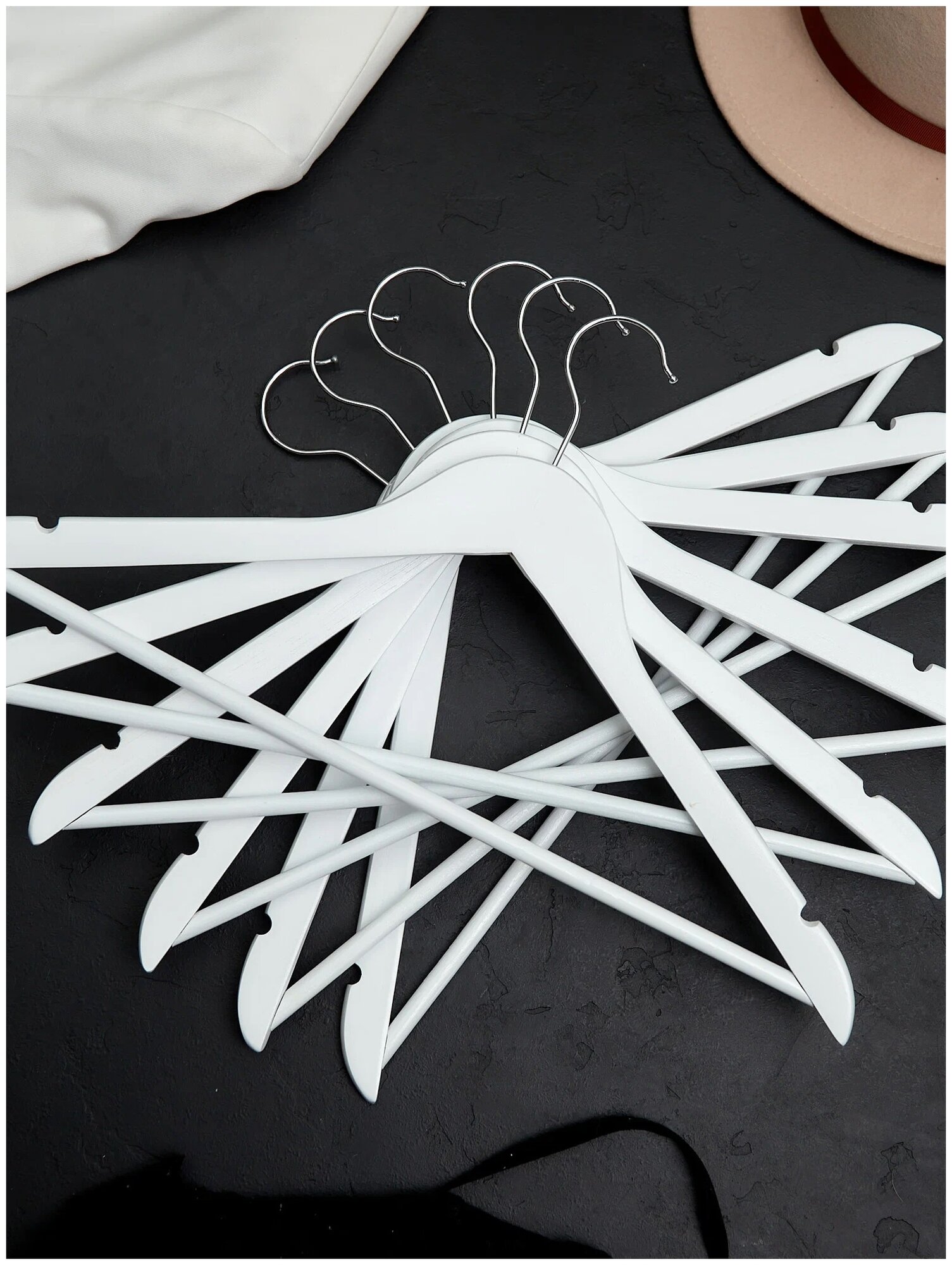 Вешалки-плечики для одежды деревянные (с перекладиной ), цвет белый, 45 см, набор 6 штук - фотография № 5