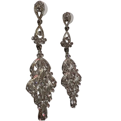 Серьги женские.Серьги длинные.Цвет серебро.Стразы.Длина 9*см.