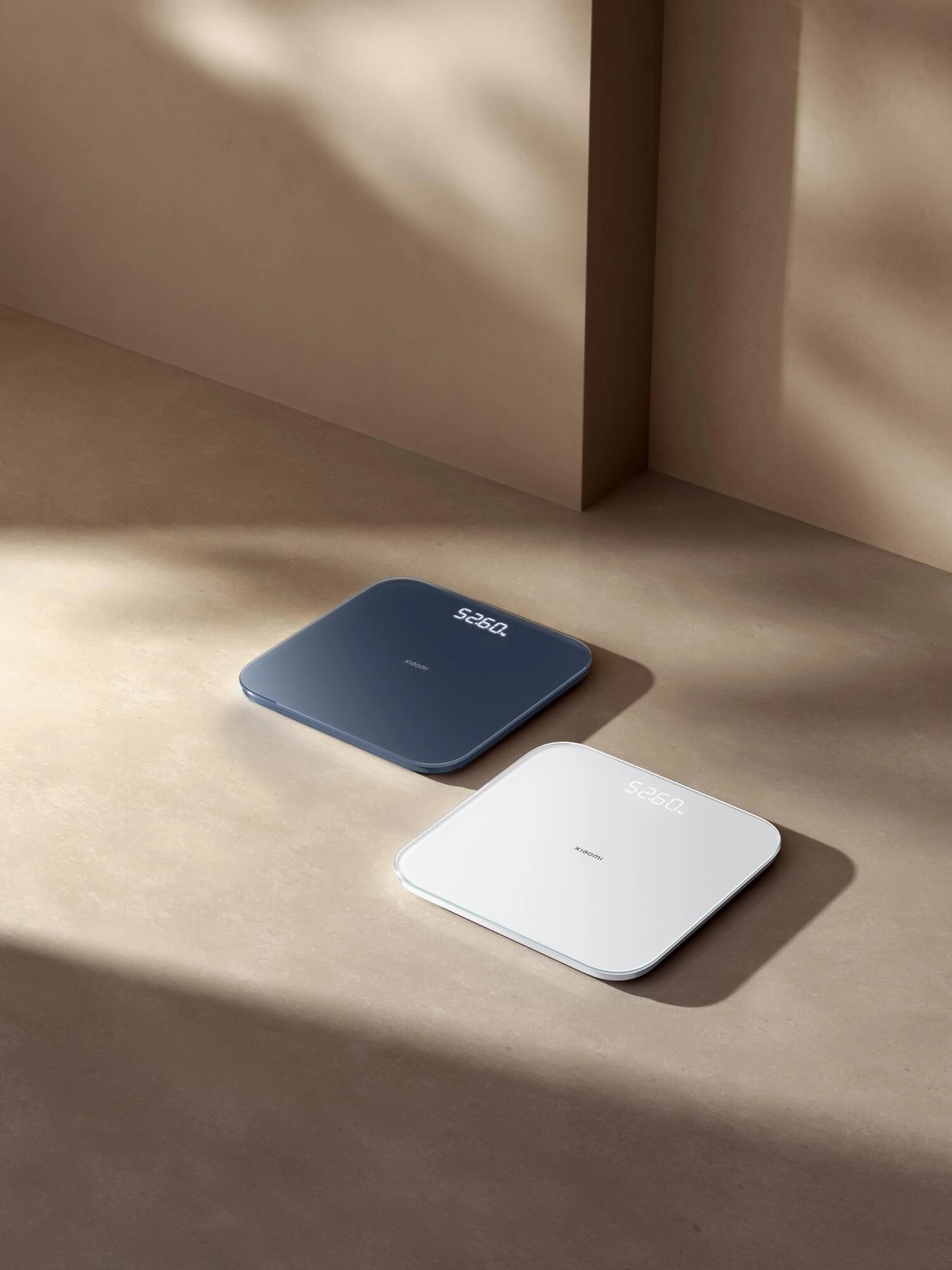 Процесс взвешивания на Xiaomi S200 с отображением данных в приложении