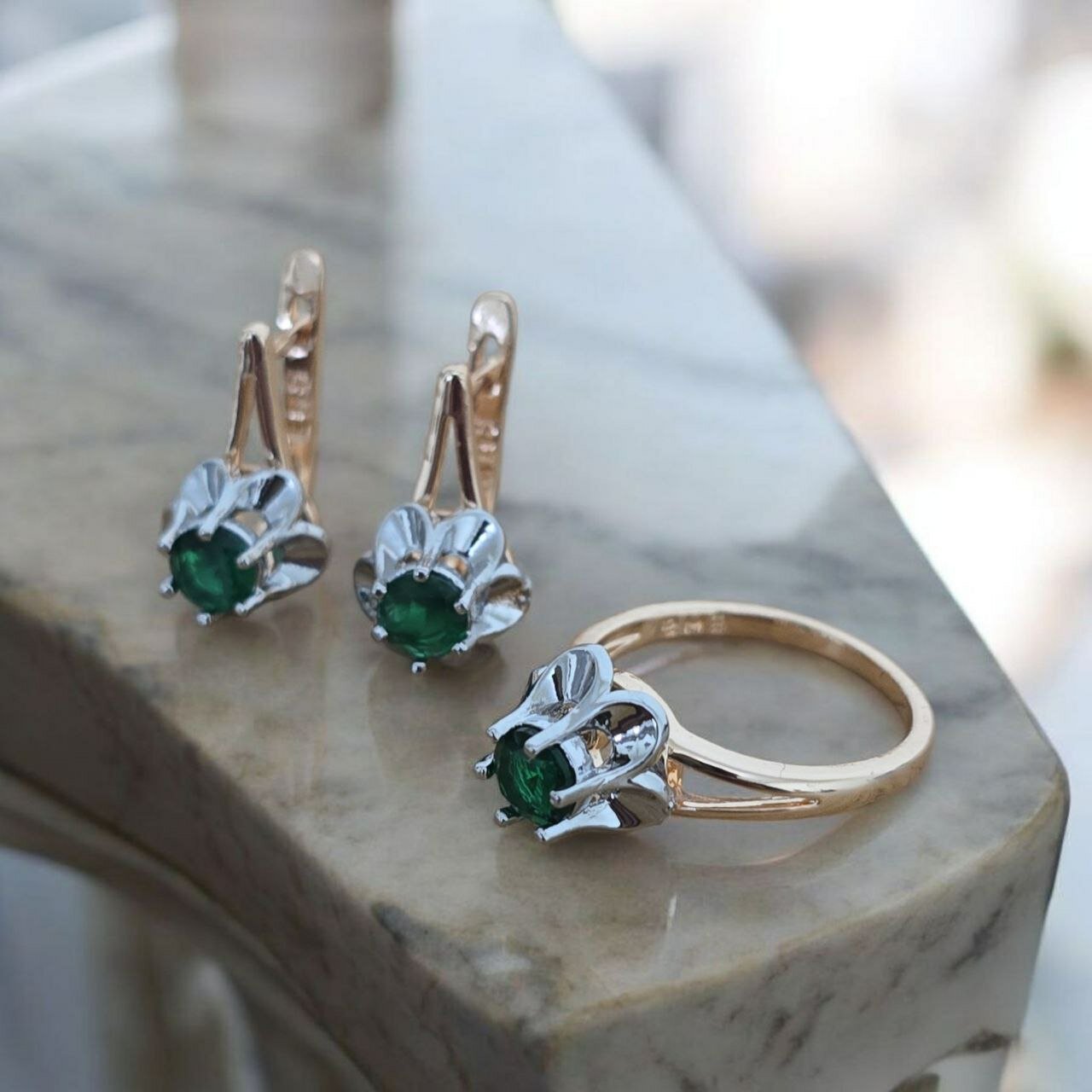 Комплект бижутерии: серьги, кольцо, финифть