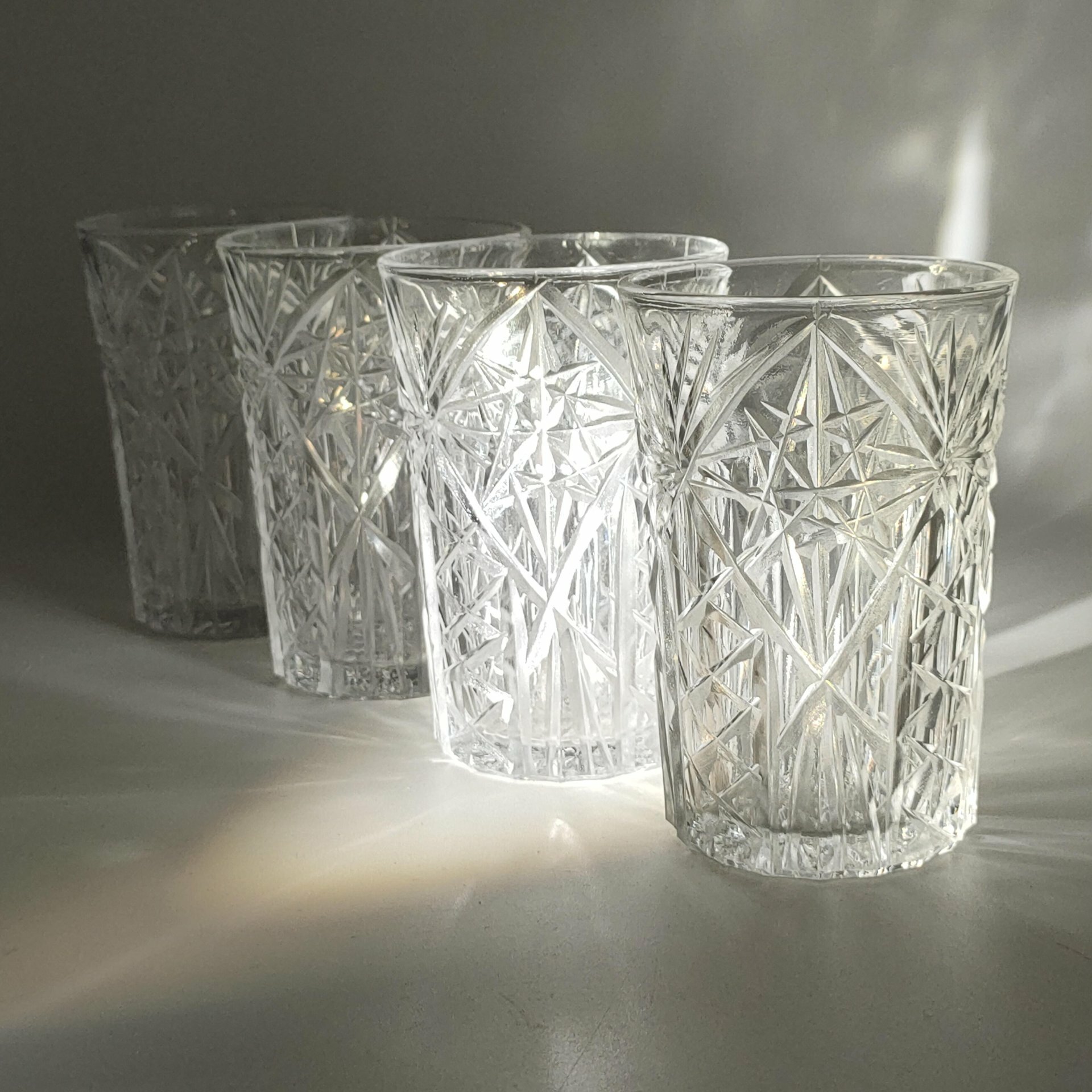 Набор из 4-х стаканов с резным геометрическим декором стекло алмазная грань