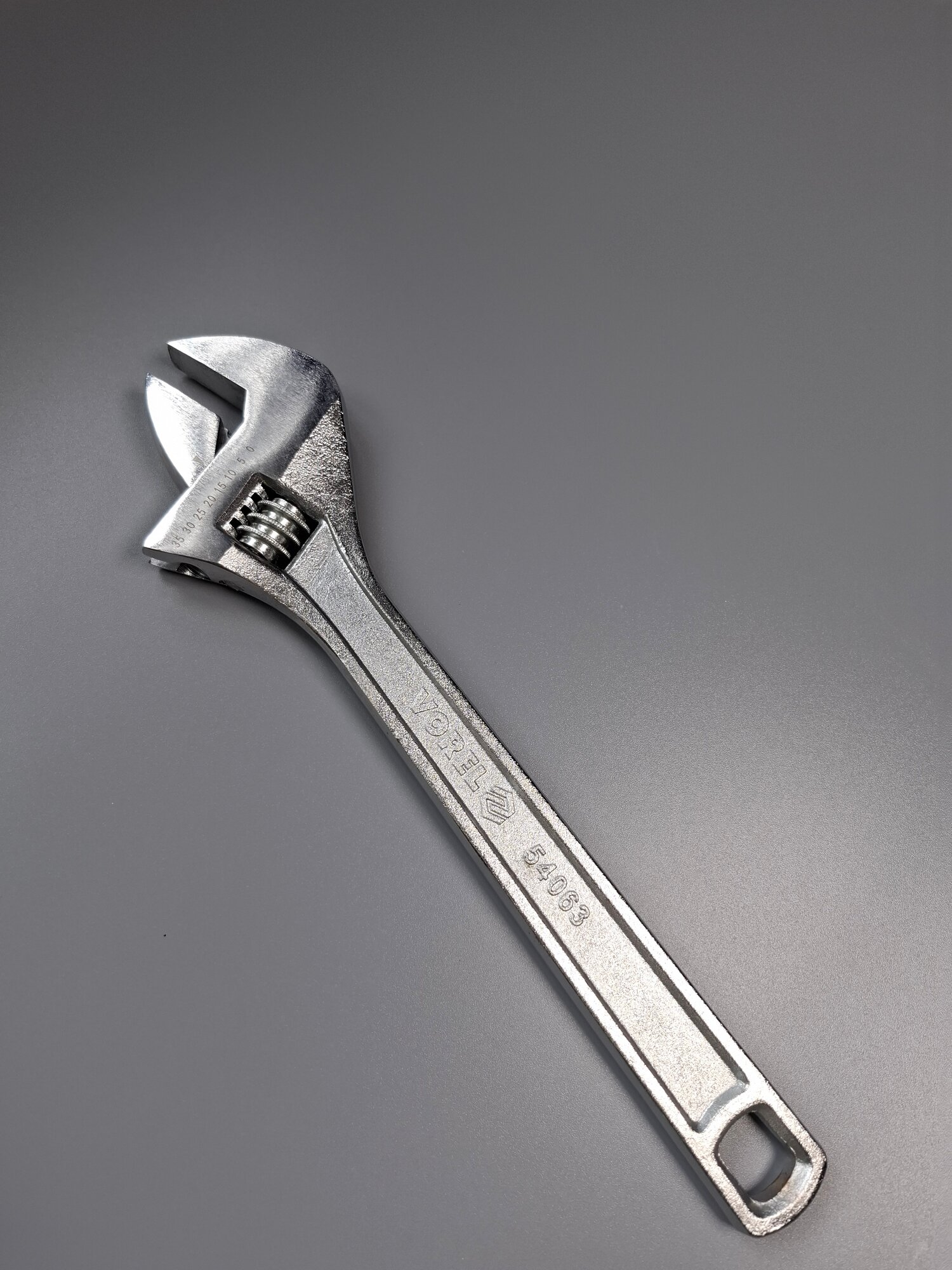 Разводной ключ VOREL 300 мм 54063