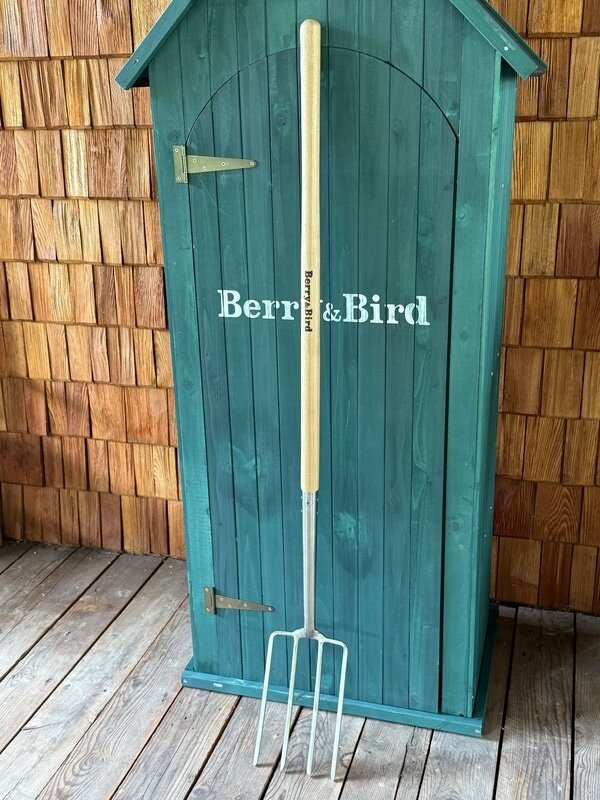 Вилы для копки Berry&Bird стальные садовые с деревянным черенком