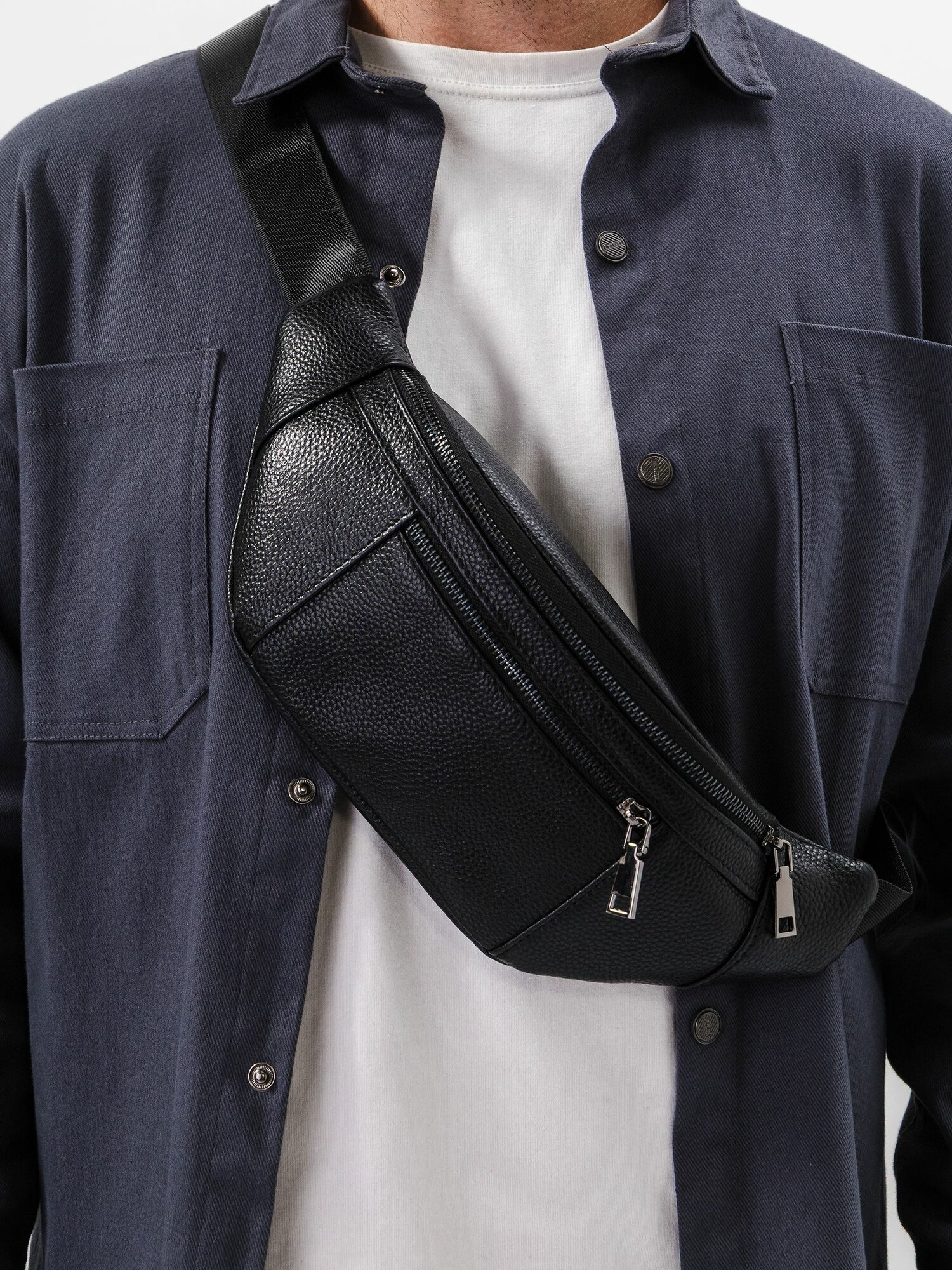 Сумка поясная , фактура зернистая, черный зернистый