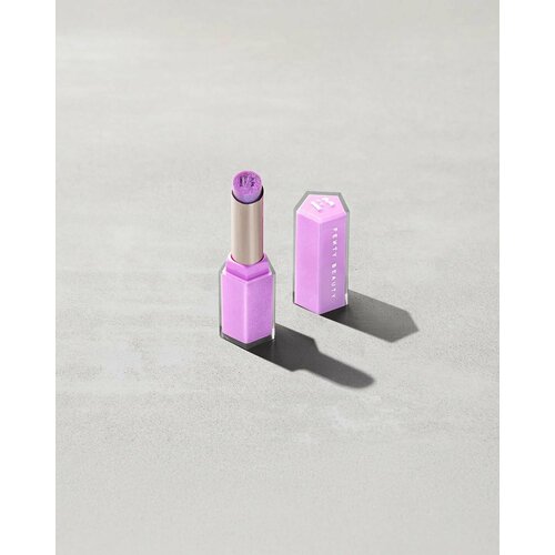 FENTY BEAUTY Помада для губ Gloss Bomb Stix High-Shine Gloss Stick, 3.6 гр - Hot Chocolit - rich brown