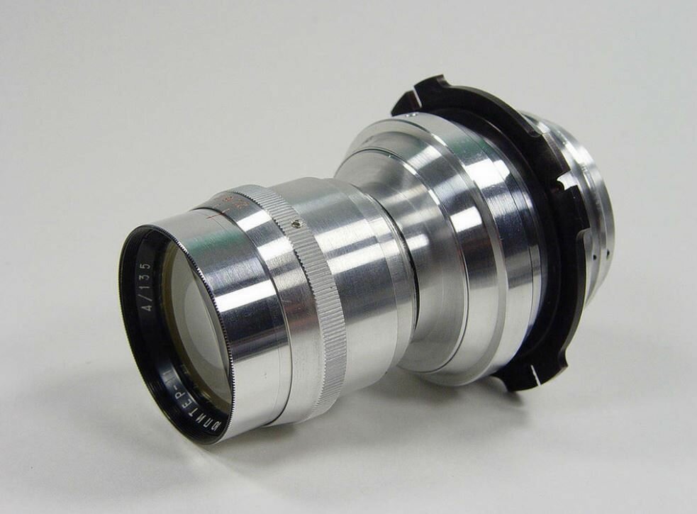 PL mount Arriflex RED ONE Телевик Юпитер-11 f/4 135mm Белый ранний, советский Sonnar. №7202403