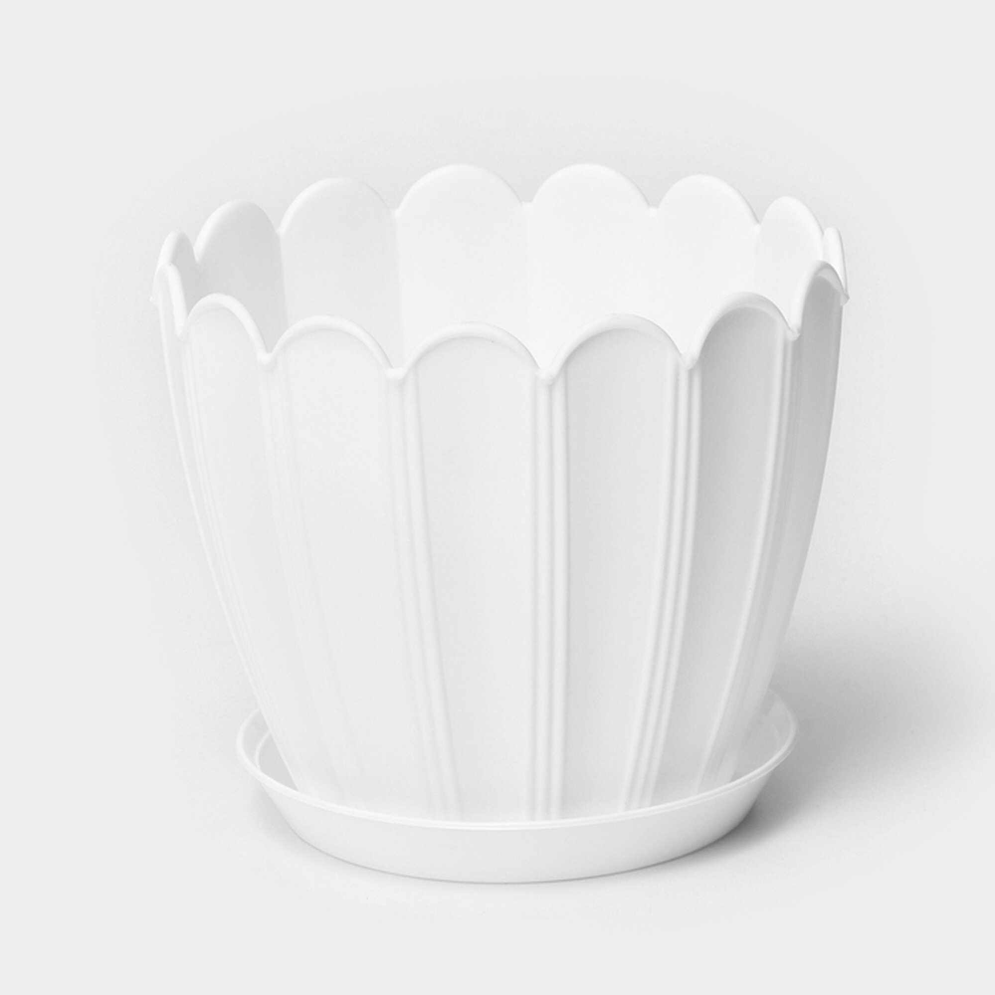 Горшок для цветов с поддоном «Хризантема» 2.1 л d=16.5 см h=14.8 см пластиковый белый