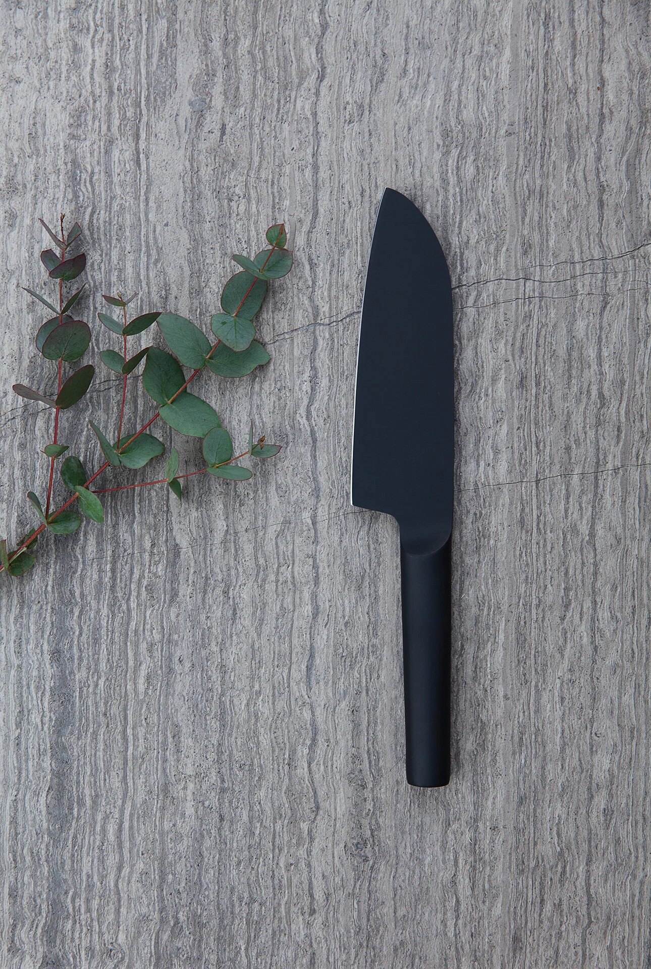 Нож BergHOFF Santoku Kuro Essentials, 16 см, лезвие из нержавеющей стали, черный — фото 1
