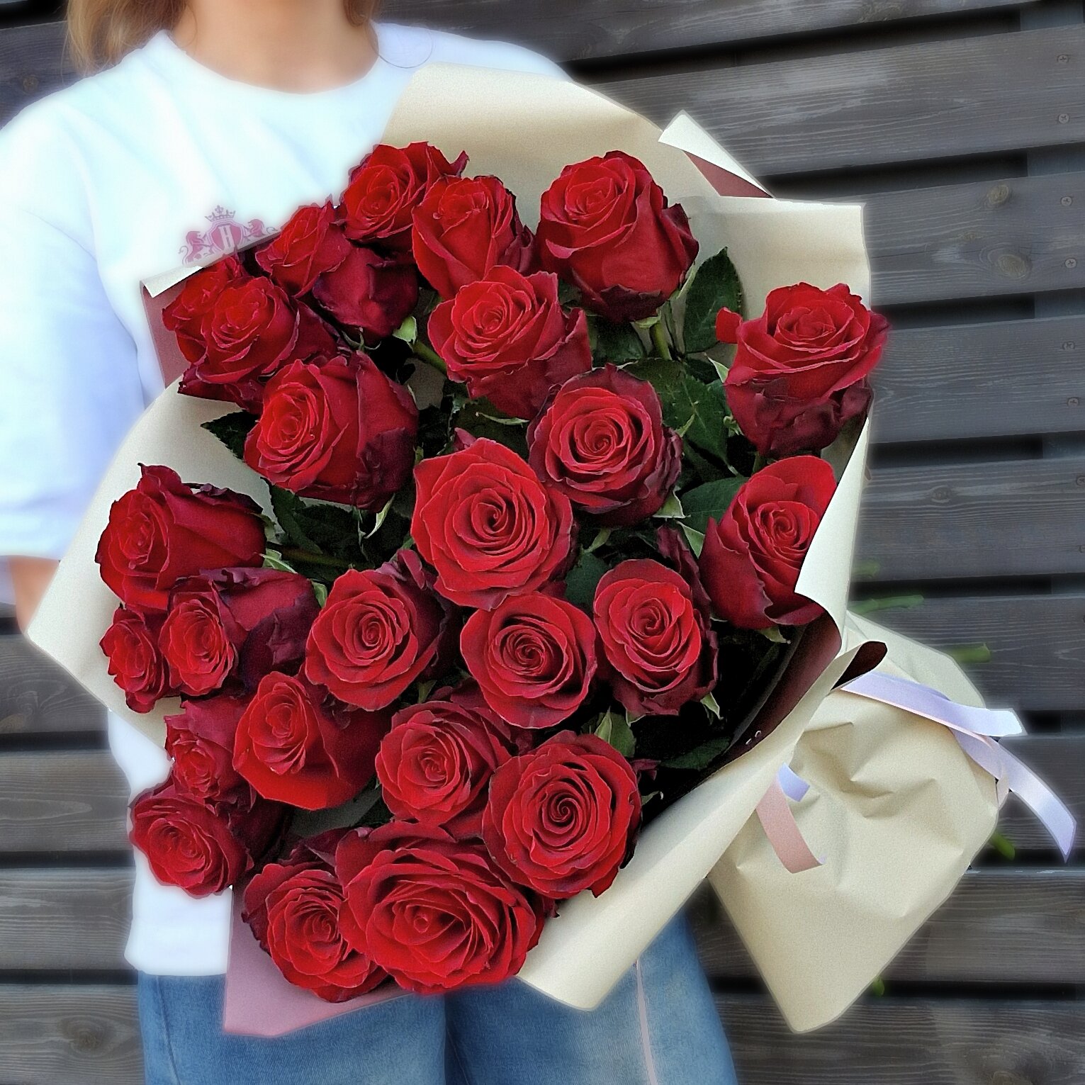 Букет “Тайное признание» высота 60 см 25 бордовых роз Эквадор