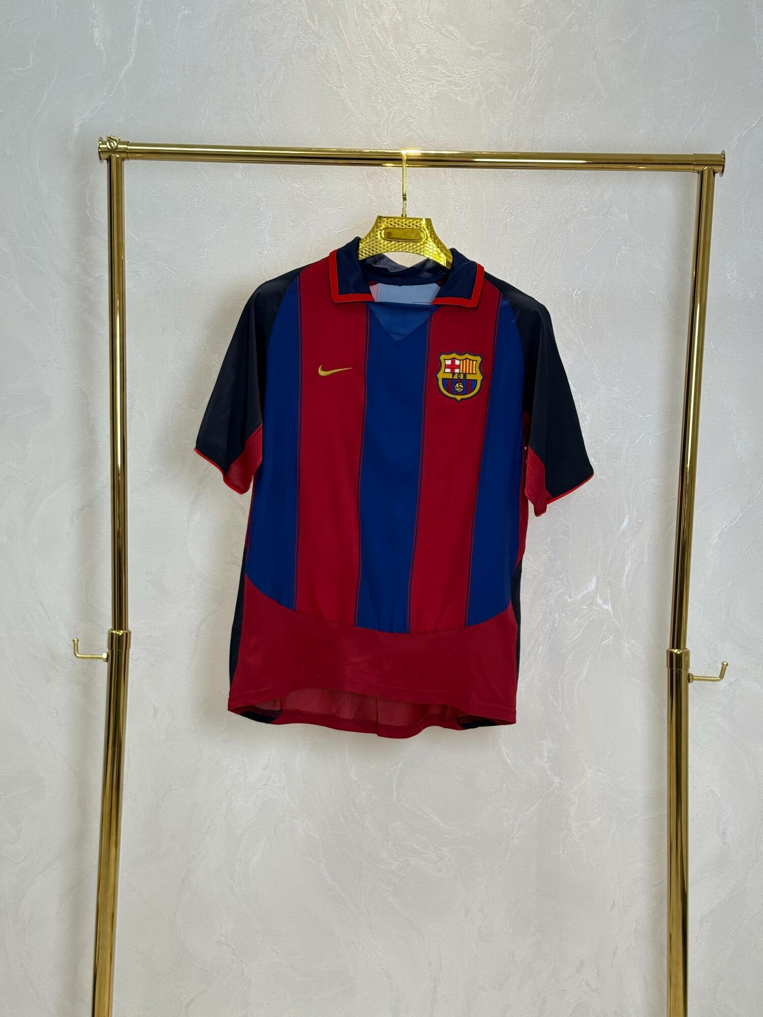 Футболка "FC Barcelona Ronaldinho", ретро-дизайн, домашняя форма M — фото 1
