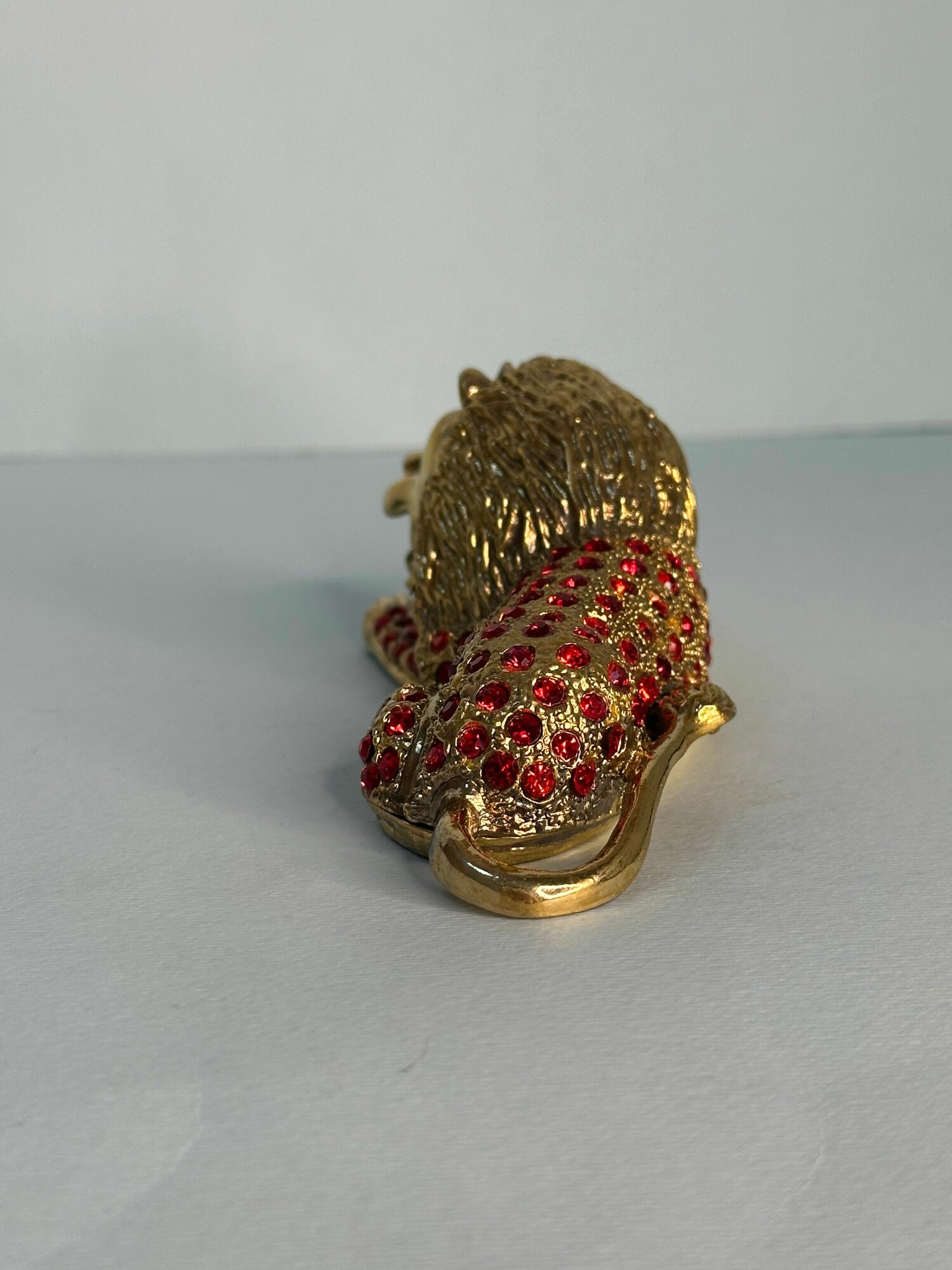 Шкатулка Лев металлическая со стразами, 11*4*4,5 см — фото 1