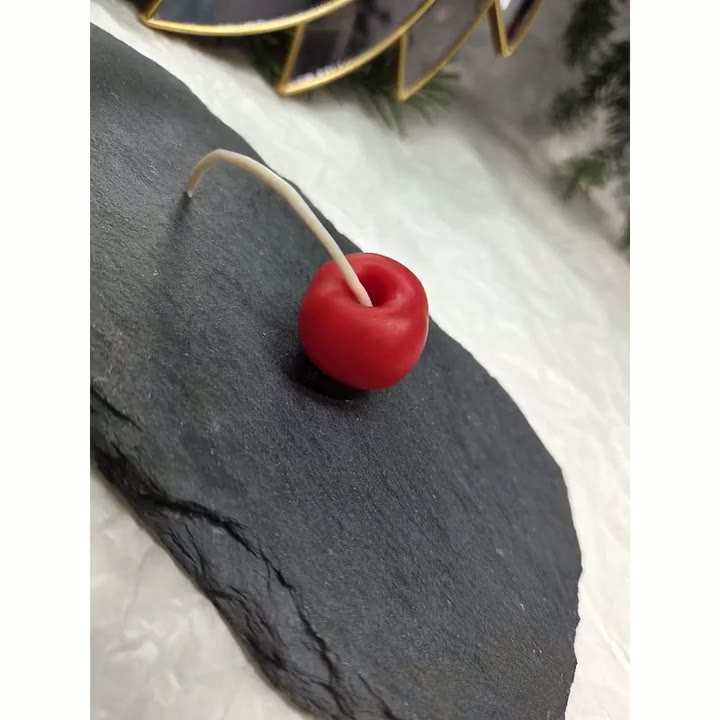 Свеча "Вишенка на Торте", ручная работа, высота 2 см, вес 18 г, красная — фото 1