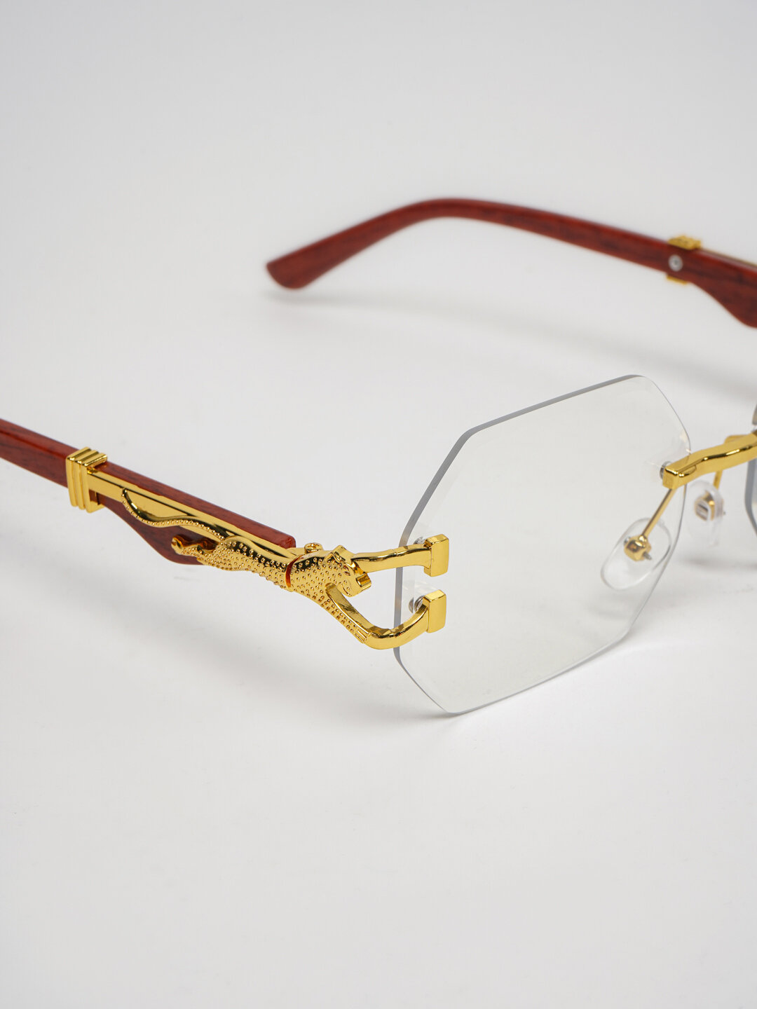 Солнцезащитные очки