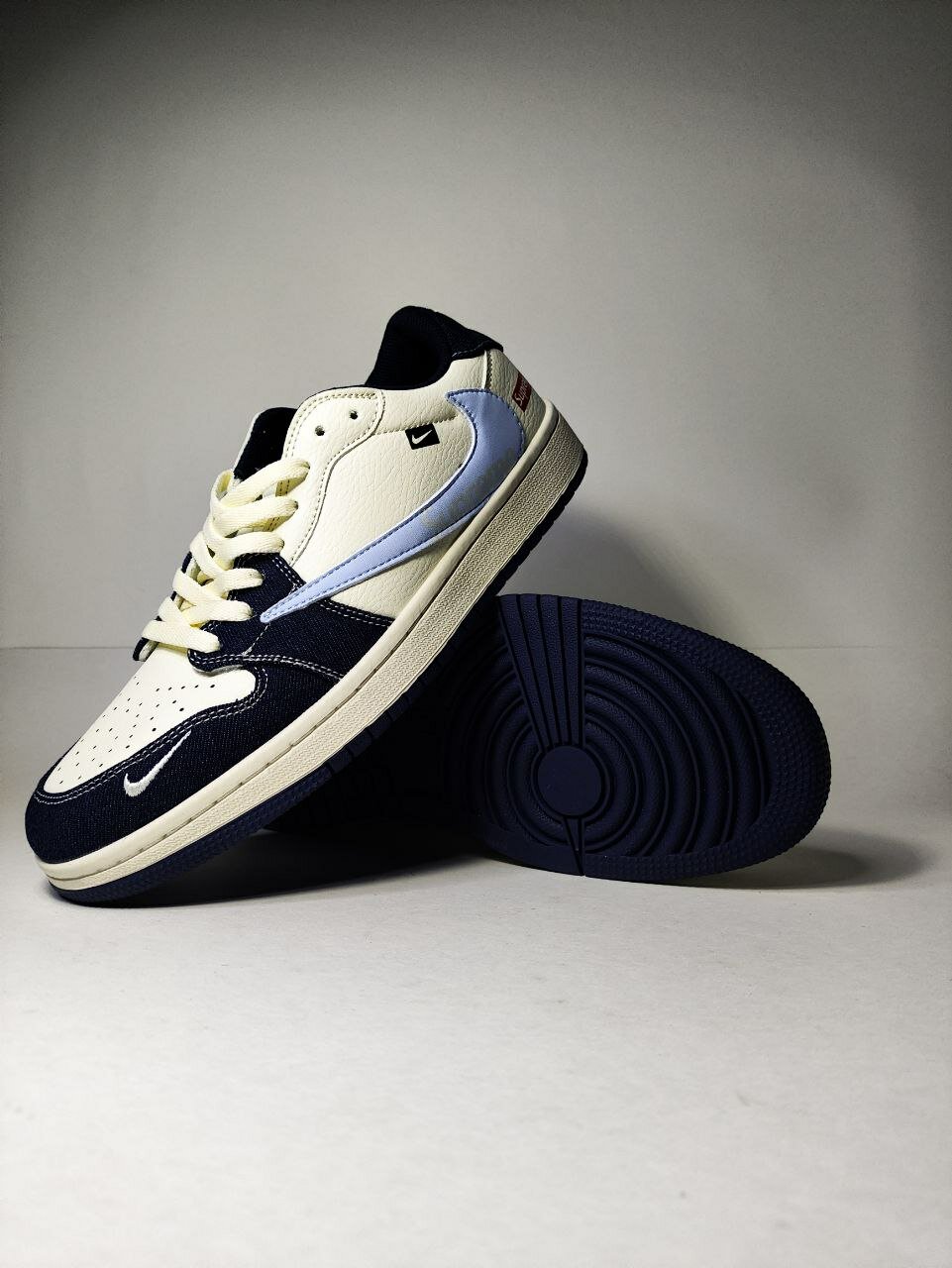 Кроссовки NIKE nike travis scott, размер 40 EU, белый, черный — фото 1