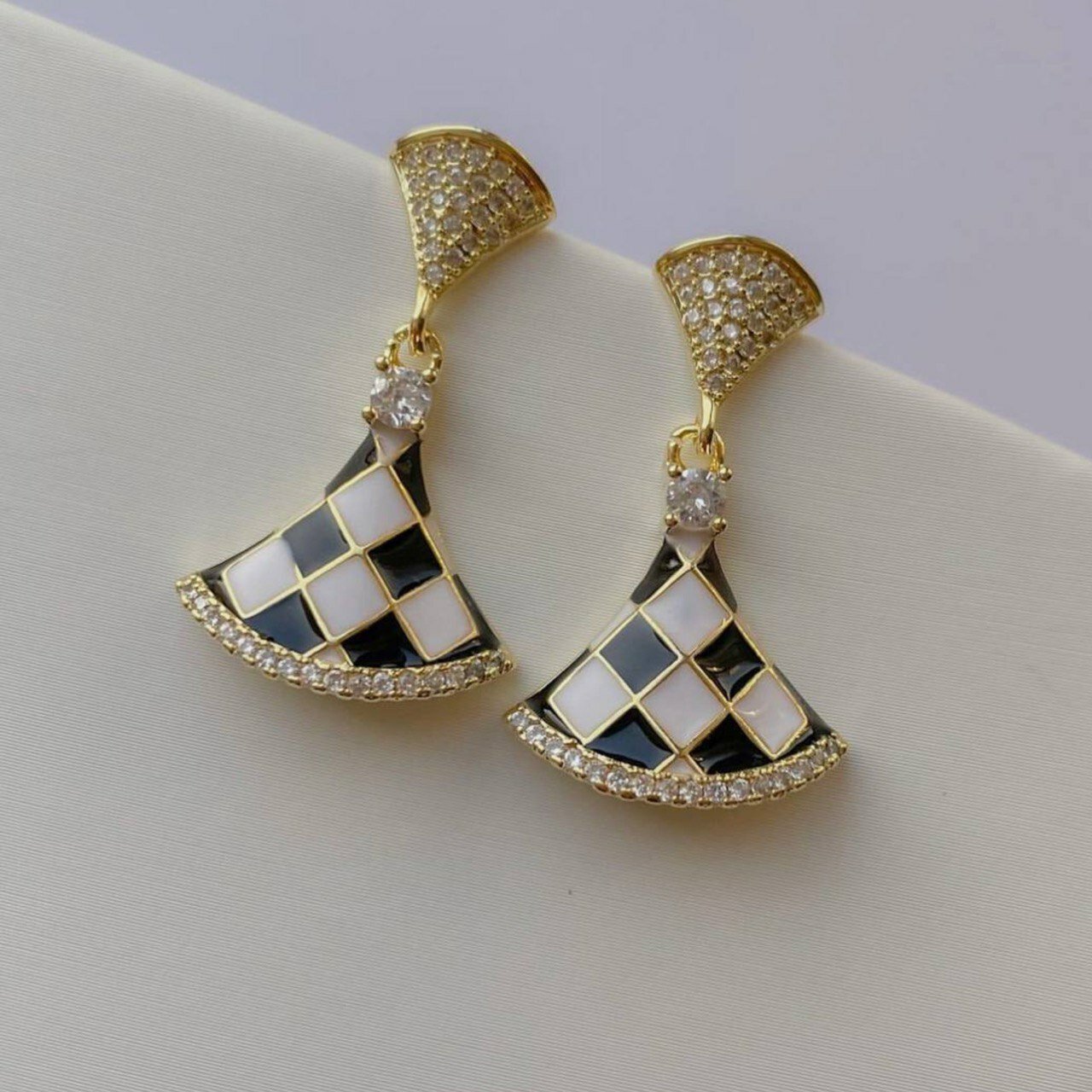 Комплект бижутерии XUPING JEWELRY: серьги, золотой