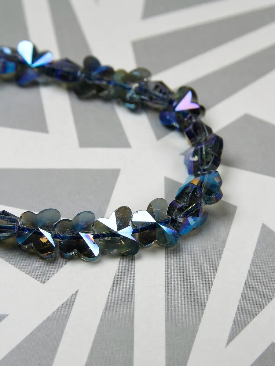 Бабочка, синяя радуга, стекло - 6.5х8 мм, 30 шт — фото 1