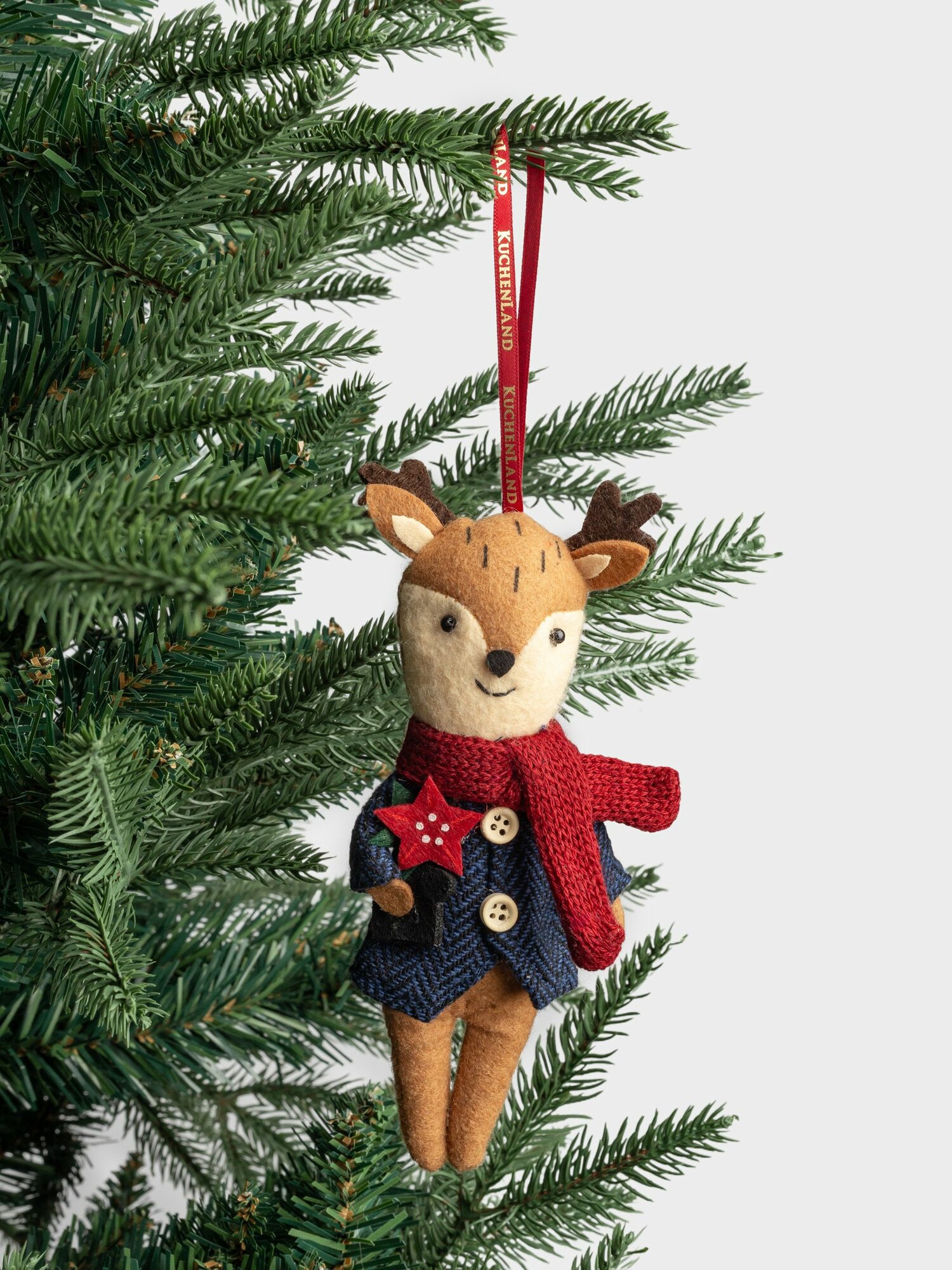 Игрушка елочная 15 см мягкая полиэстер бежево-красная Олень в костюме Deer christmas