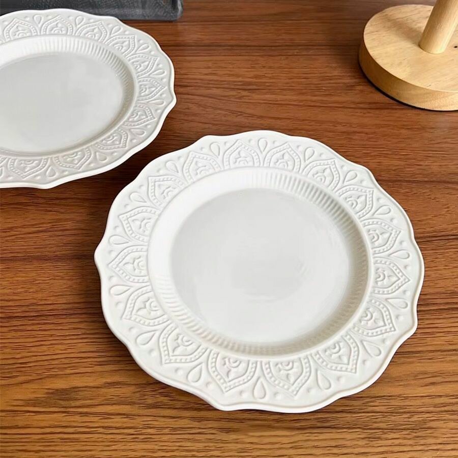 Тарелка мелкая фарфоровая 