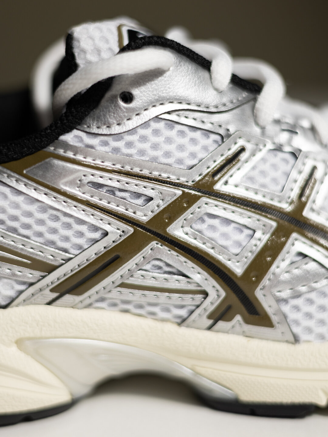 Кроссовки ASICS GEL-1130, полнота F, размер 37.5 EU, Steel / Ivory Dune / Metallic Silver Grey — фото 1