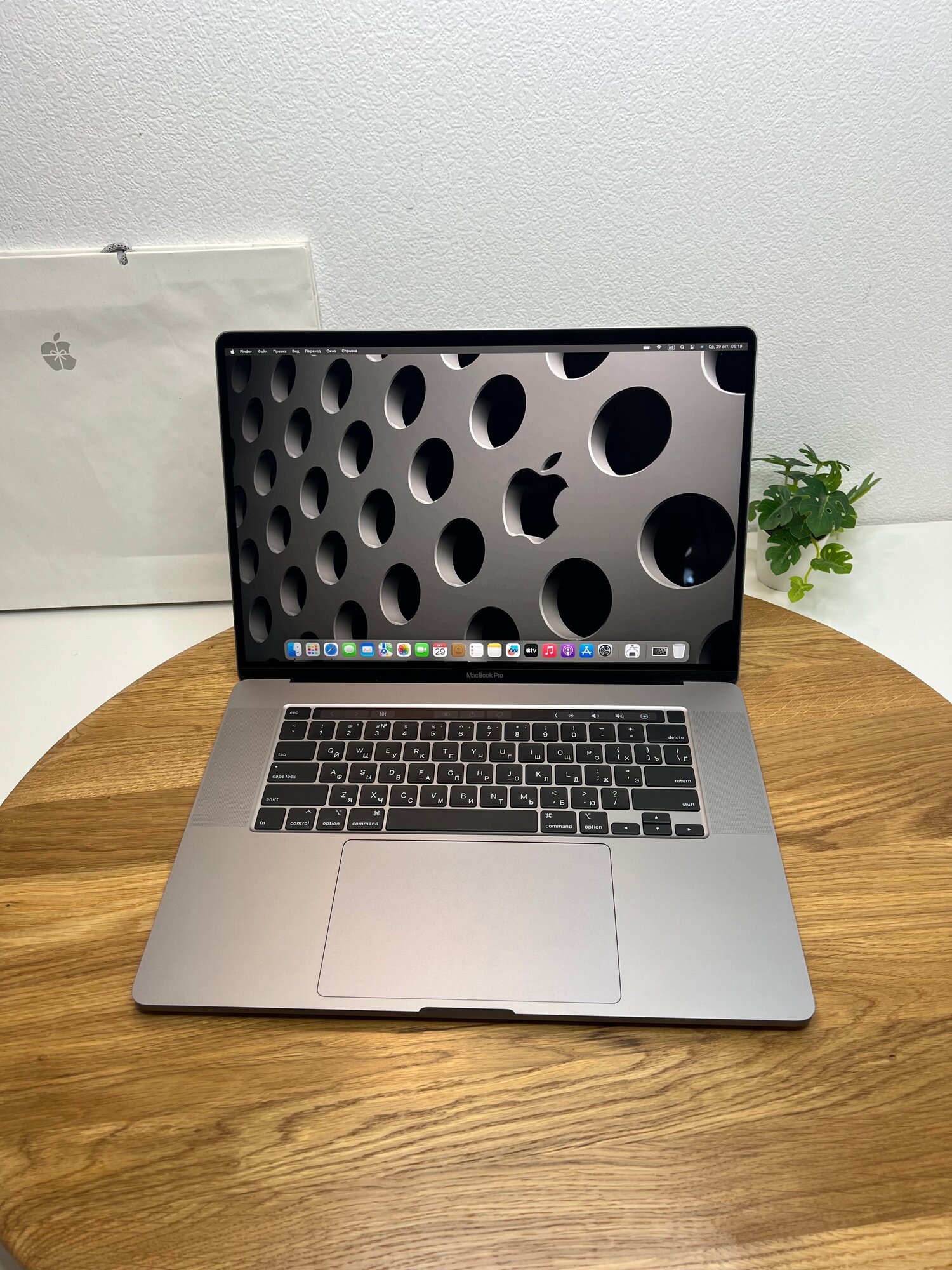 Macbook pro 16 i9 16gb 1tb — купить по низкой цене на Яндекс Маркете