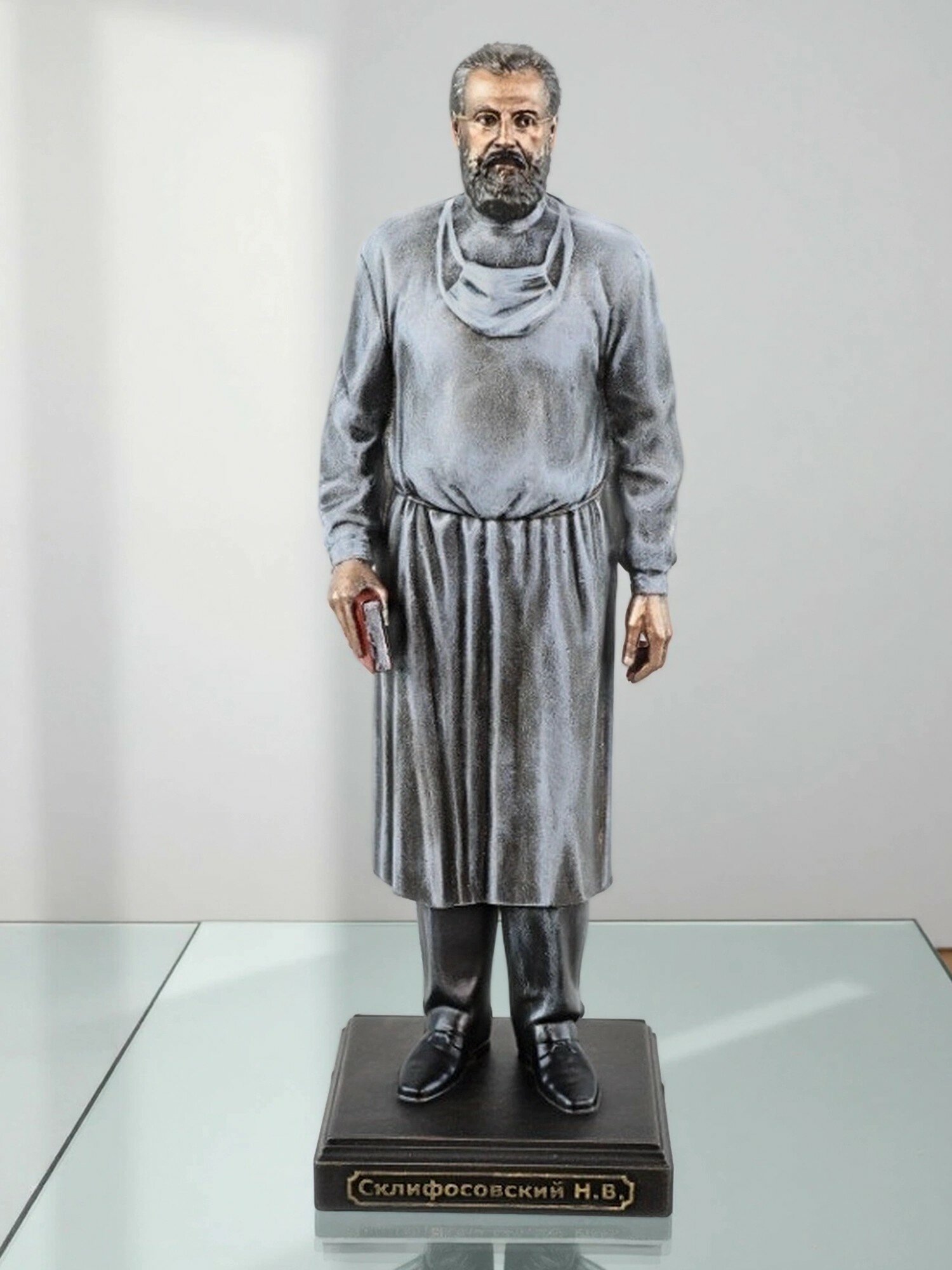 Статуэтка Склифосовский Николай Васильевич "Вернисаж истории" (19 см, цвет патина Вернисаж)