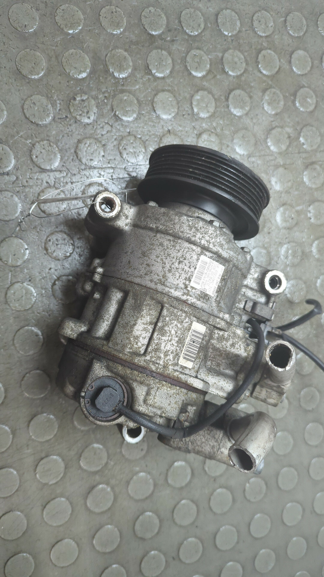 Компрессор кондиционера Audi A4 (B6) Б/У