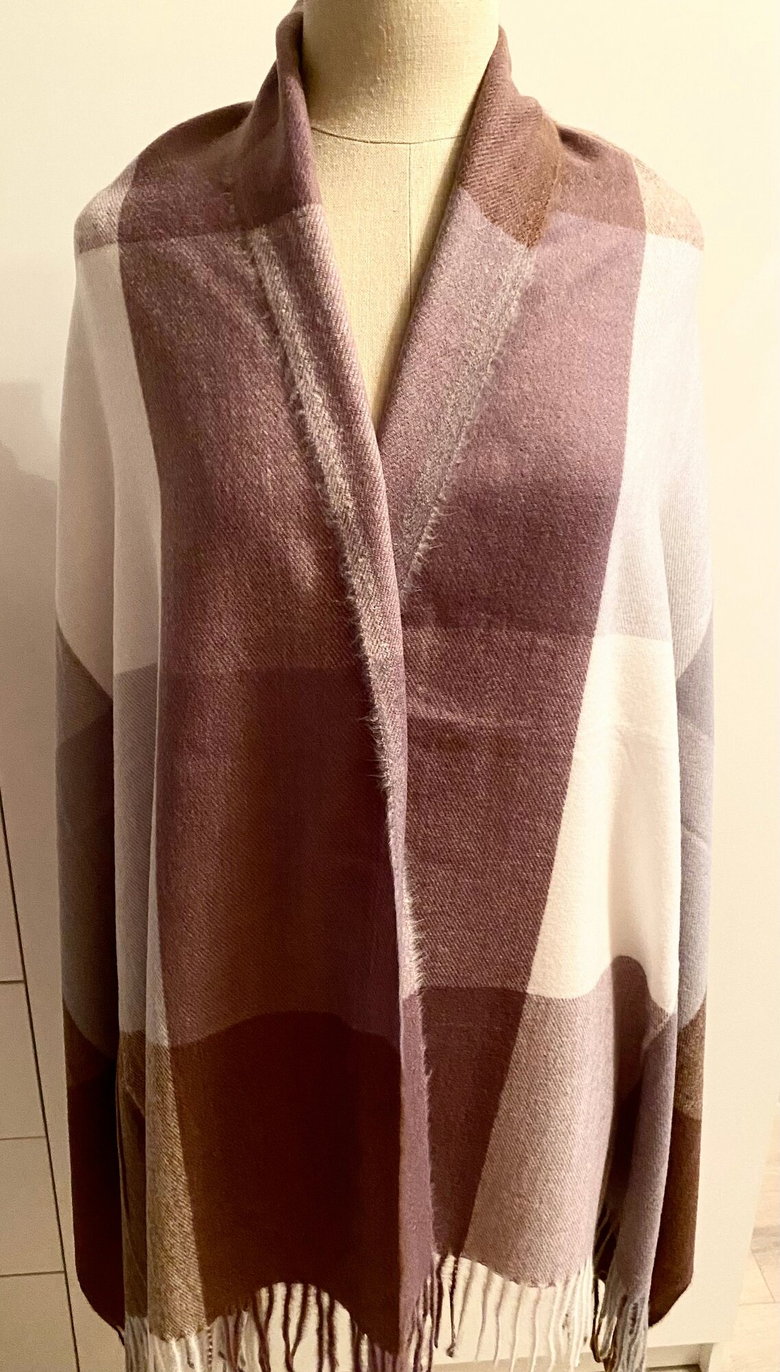 Палантин  Базовая коллекция для женщин180х70 см коричневый серый белый