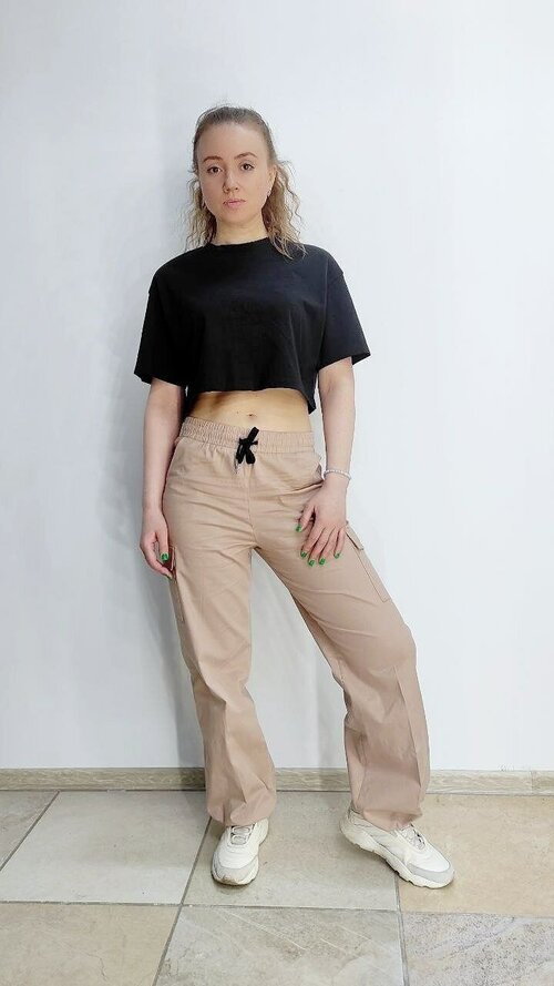 Женские брюки карго, штаны широкие с карманами. Размер 46. Цвет бежеый.
