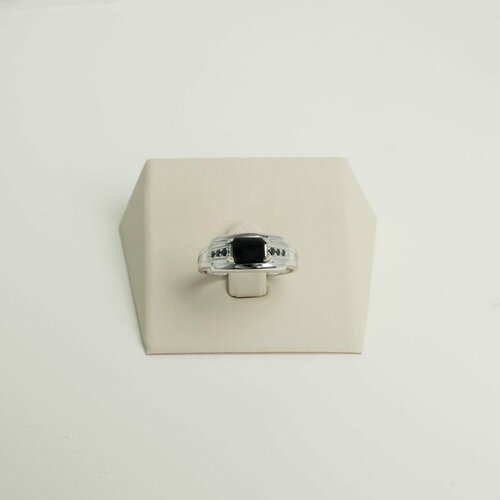 фото Кольцо corde серебряная печатка (серебряное кольцо) с натуральными сапфирами и ониксом, 18,5 размер, серебро, 925 проба, родирование, оникс, сапфир, синий