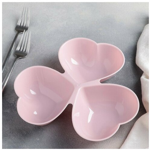 Менажница Сердечки 3 секции 23 x 215 см цвет в ассортименте 1 шт 269₽