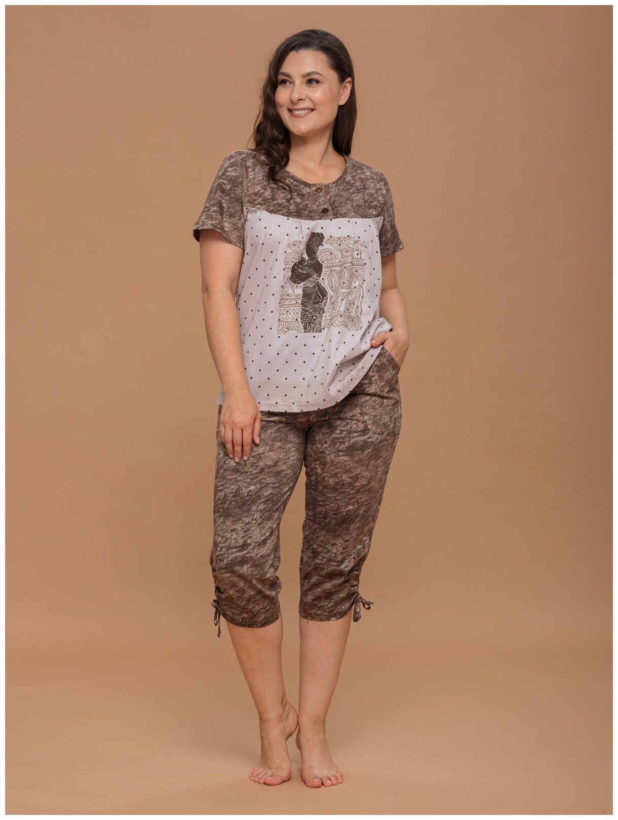 Пижама домашняя женская Алтекс с футболкой и бриджами бежевая, размер 50 - фотография № 2