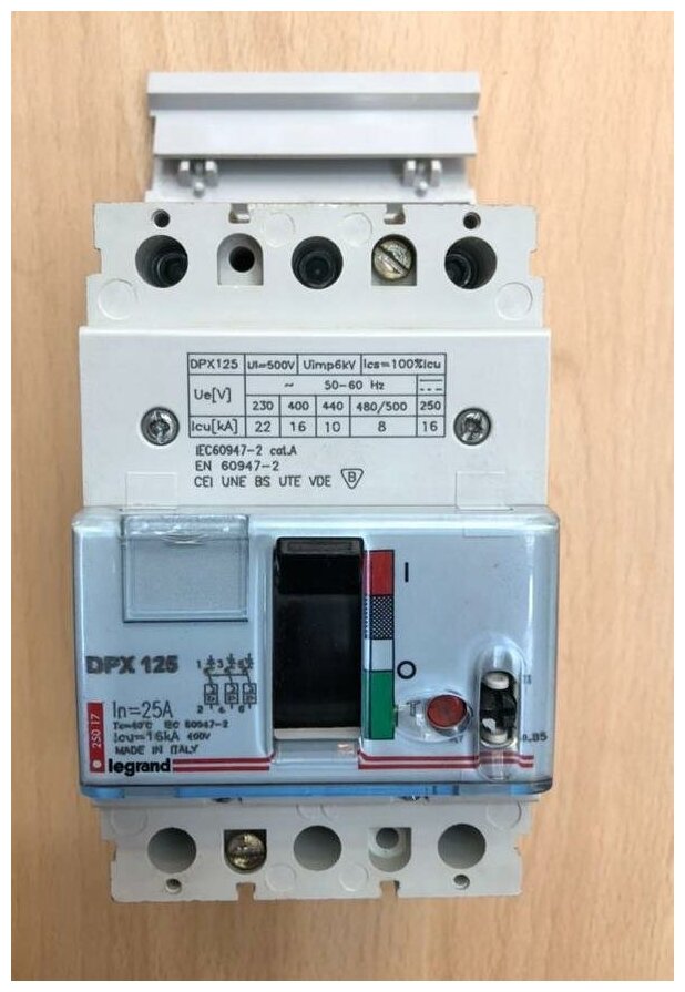 Выключатель автоматический силовой 3п 25А 16кА DPX-E 125 Leg 025017