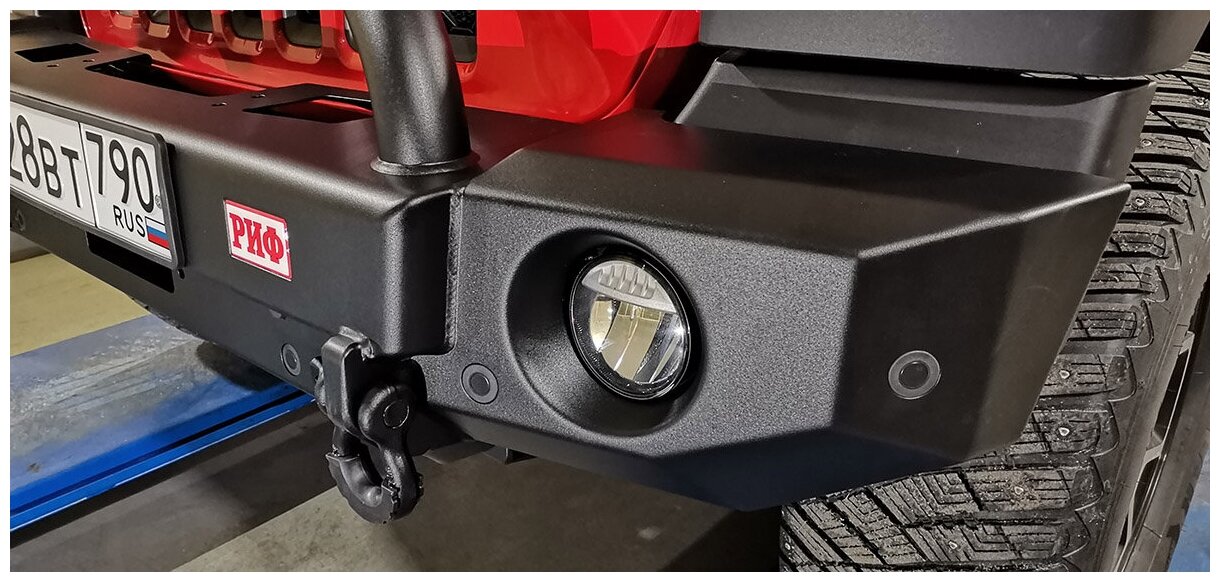 Бампер РИФ силовой передний Jeep Wrangler JL 2018+ под доп фары с центральной защитной дугой