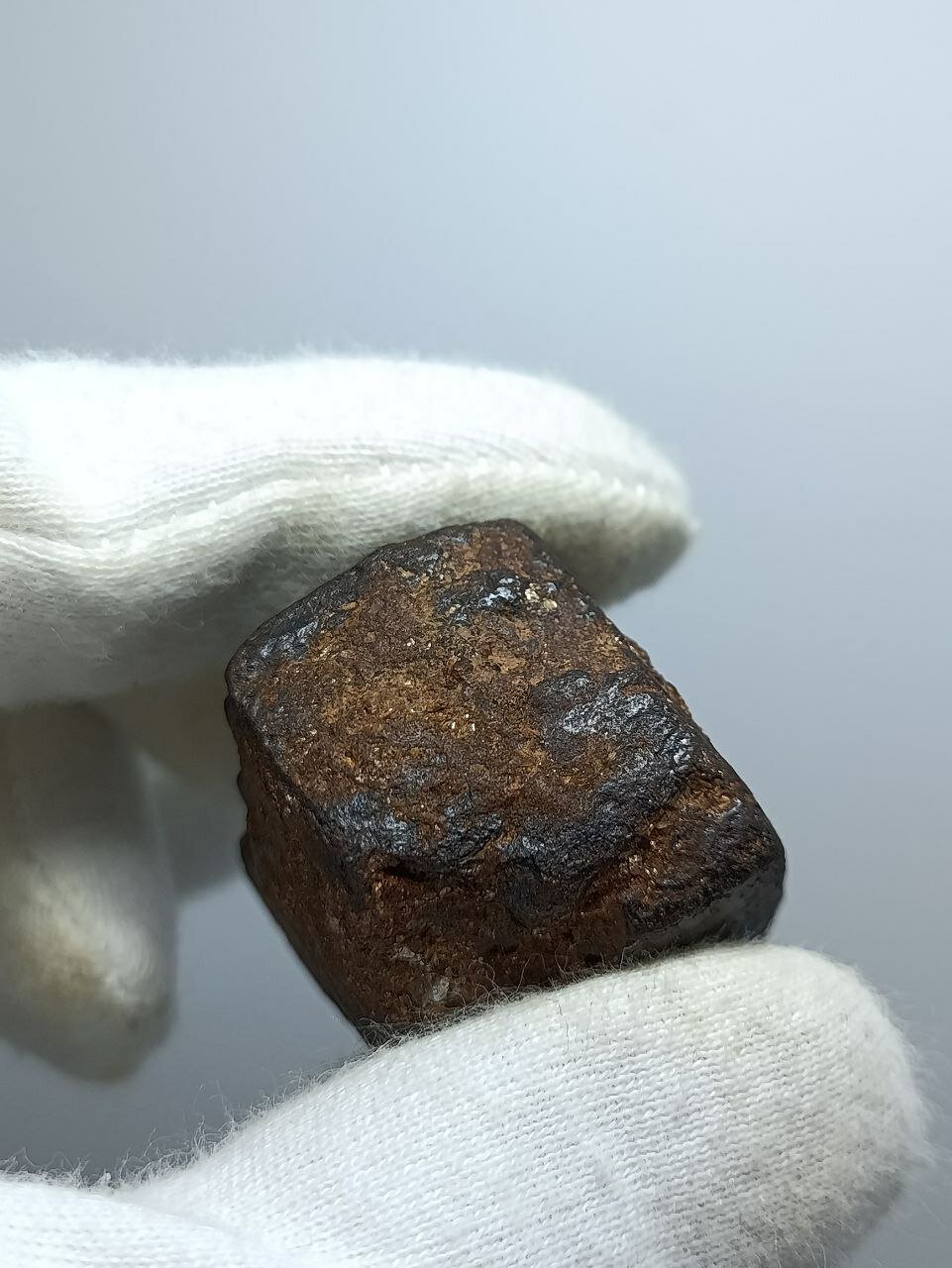 Псевдоморфоза лимонита по пириту 32 мм, 52 г