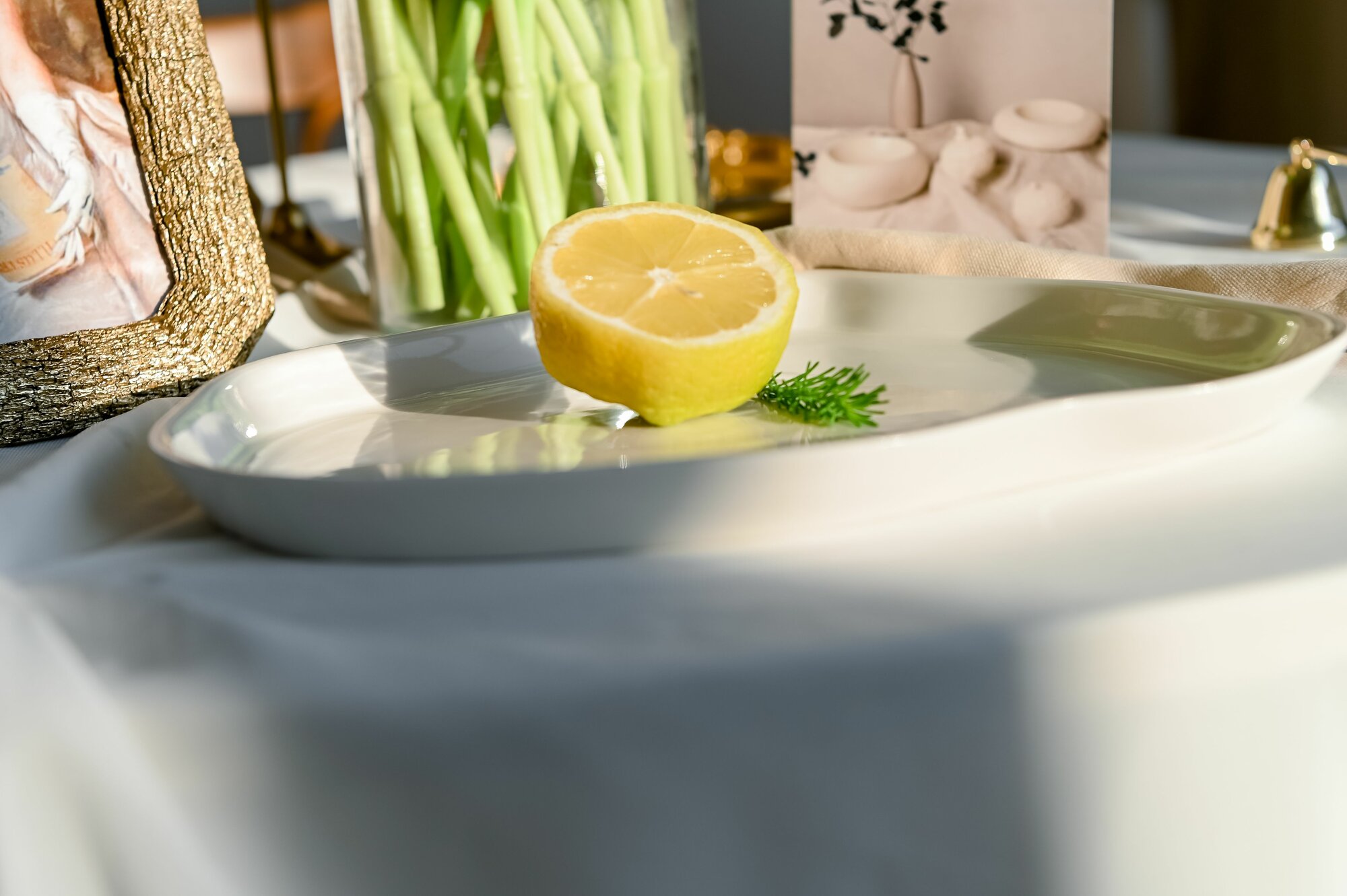 Тарелка плоская 24 см "Облако" белая фарфоровая VILLIN`S ручная работа