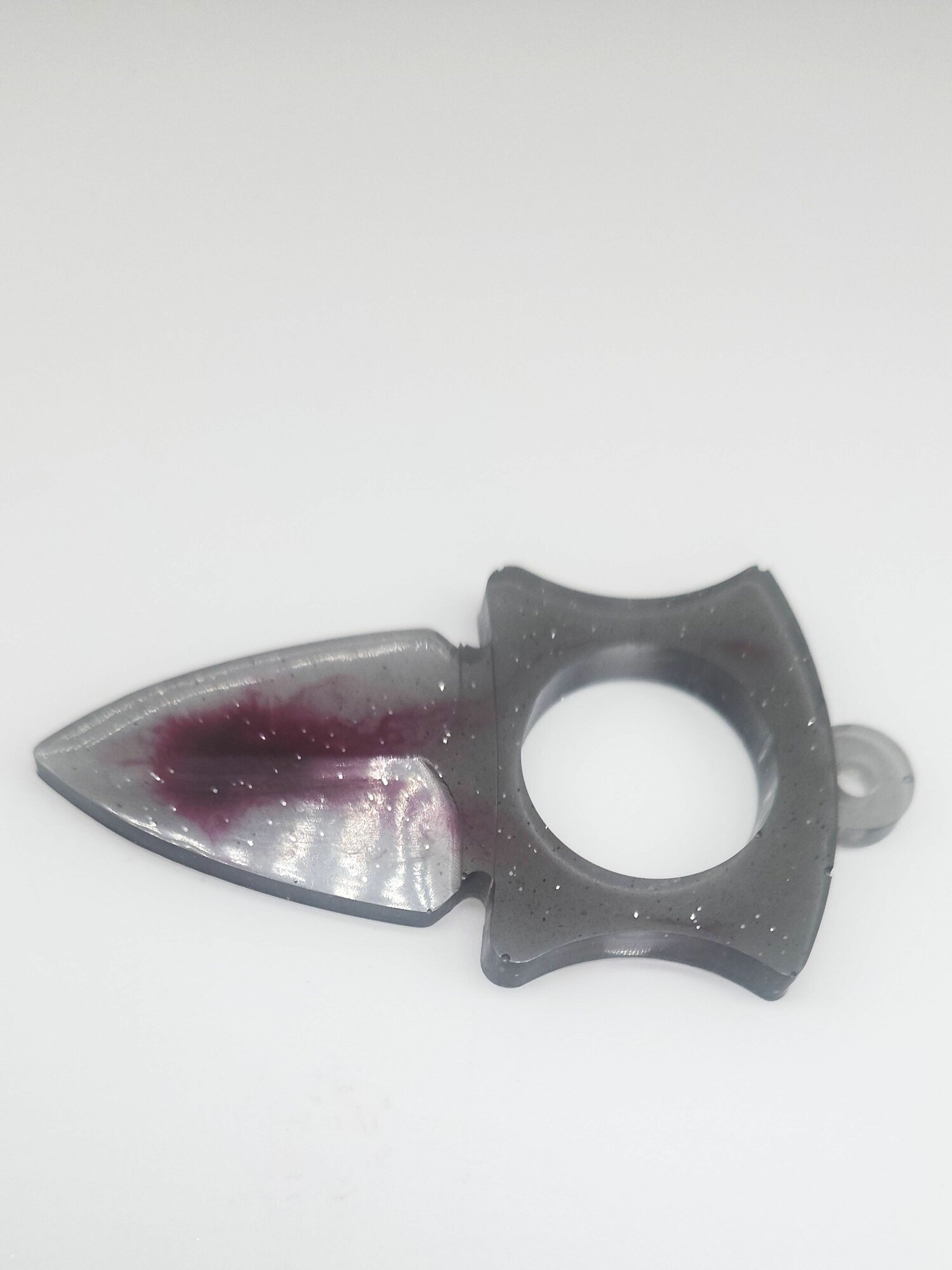 Сувенирный нож из эпоксидной смолы брелок