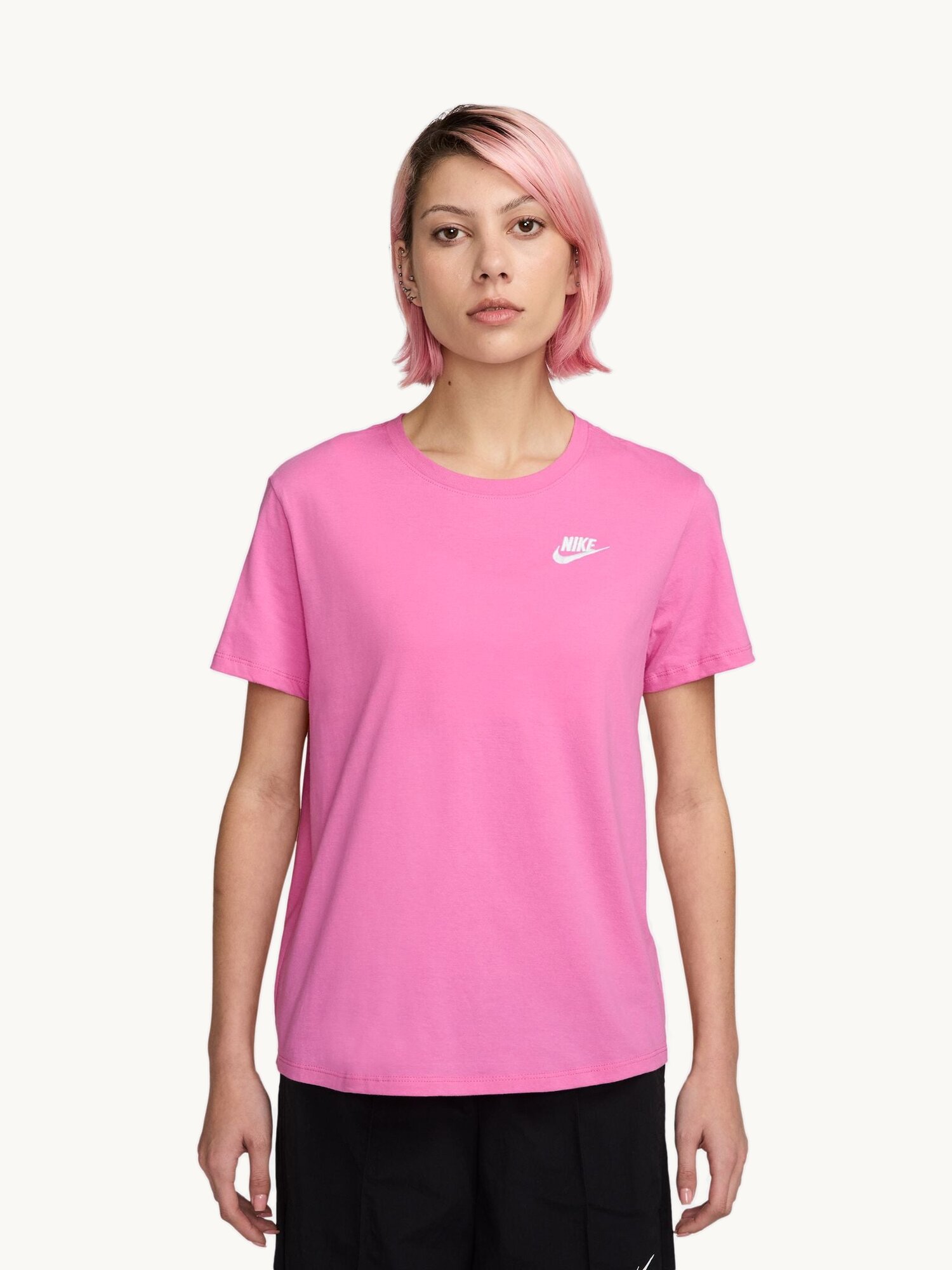 Футболка Club Essentials